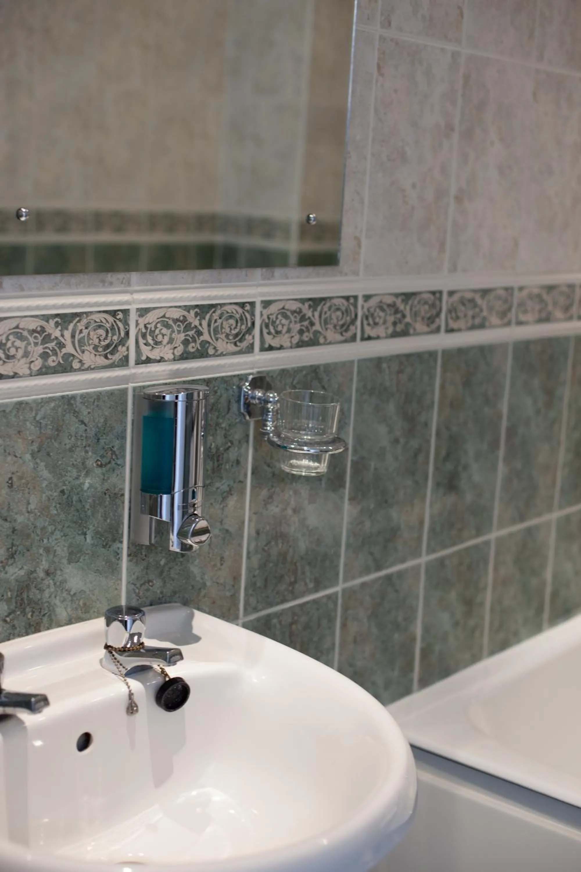 Shower in Redcliffe Hotel