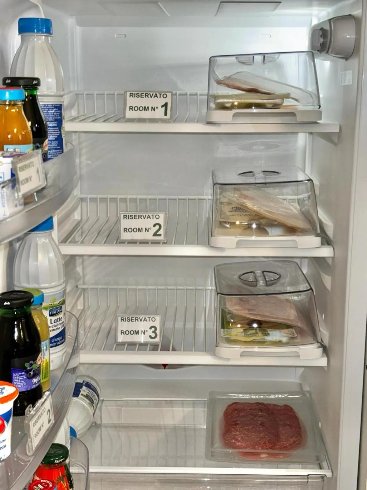 Kitchen or kitchenette in La Nuova Dimora B&B