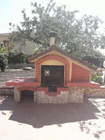 BBQ facilities in Villa Milici