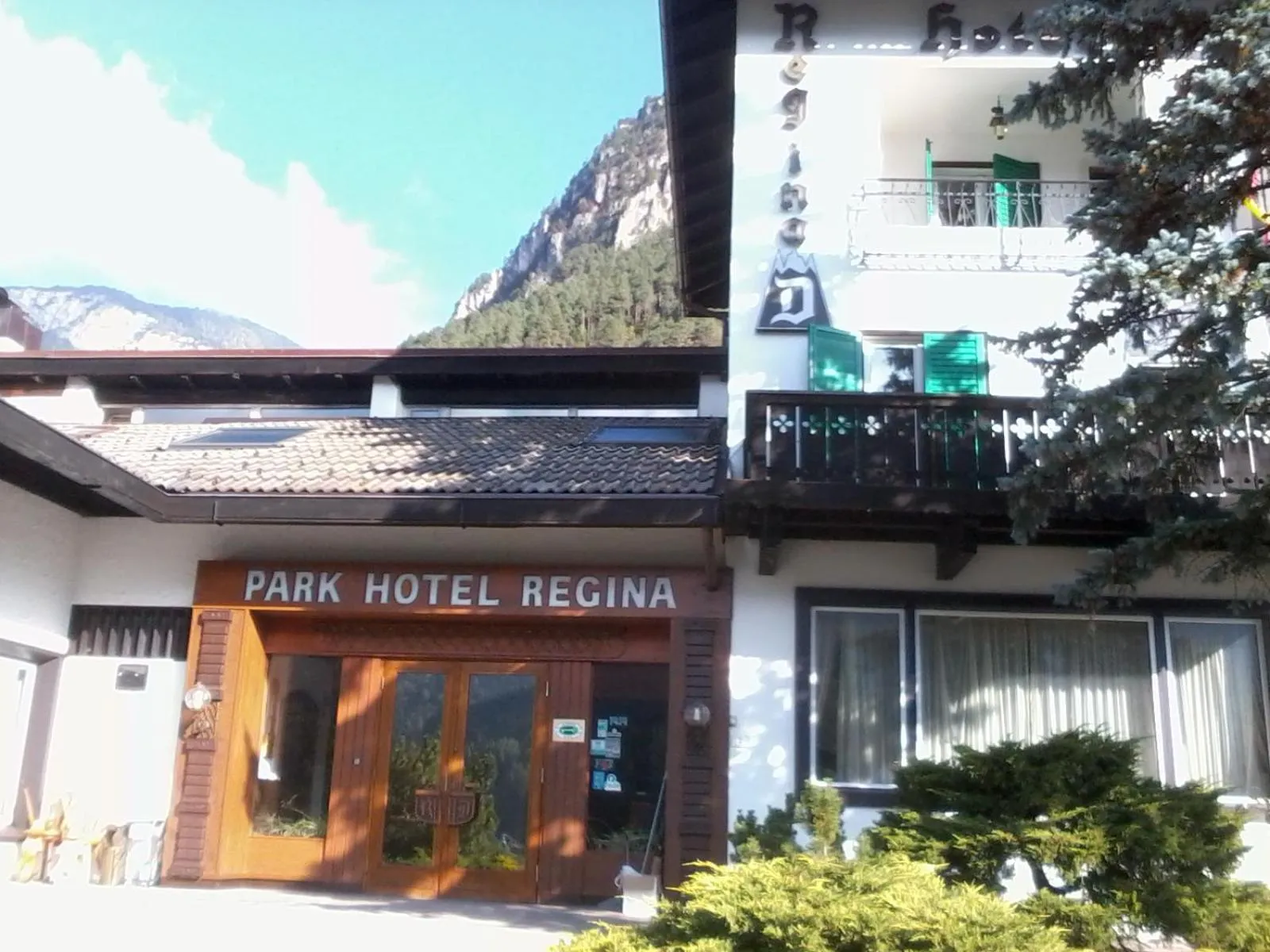 Facade/entrance in Hotel Regina Delle Dolomiti