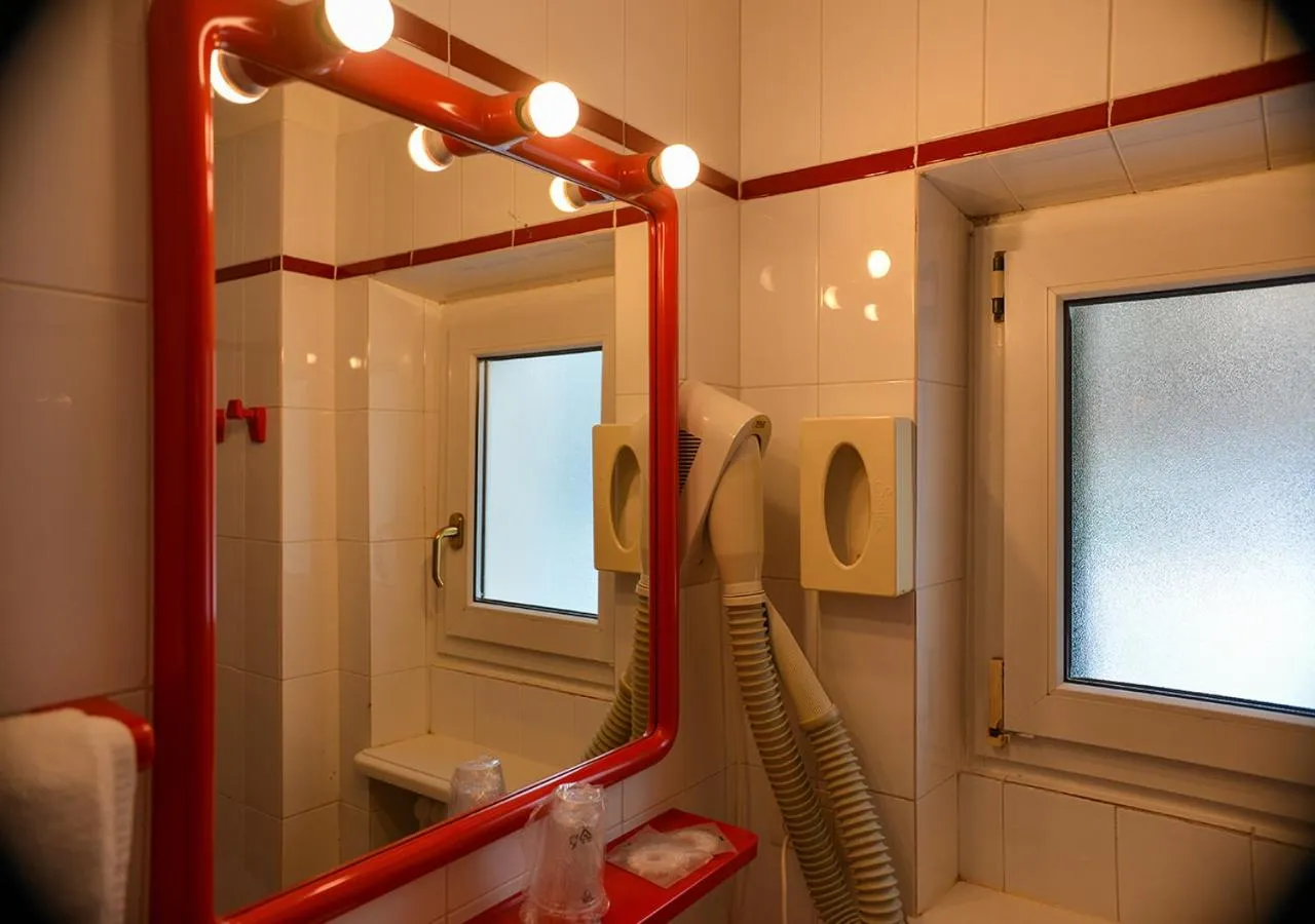 Shower in Hotel Regina Delle Dolomiti