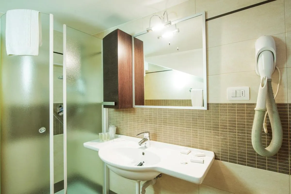 Bathroom in Hotel Regina Delle Dolomiti