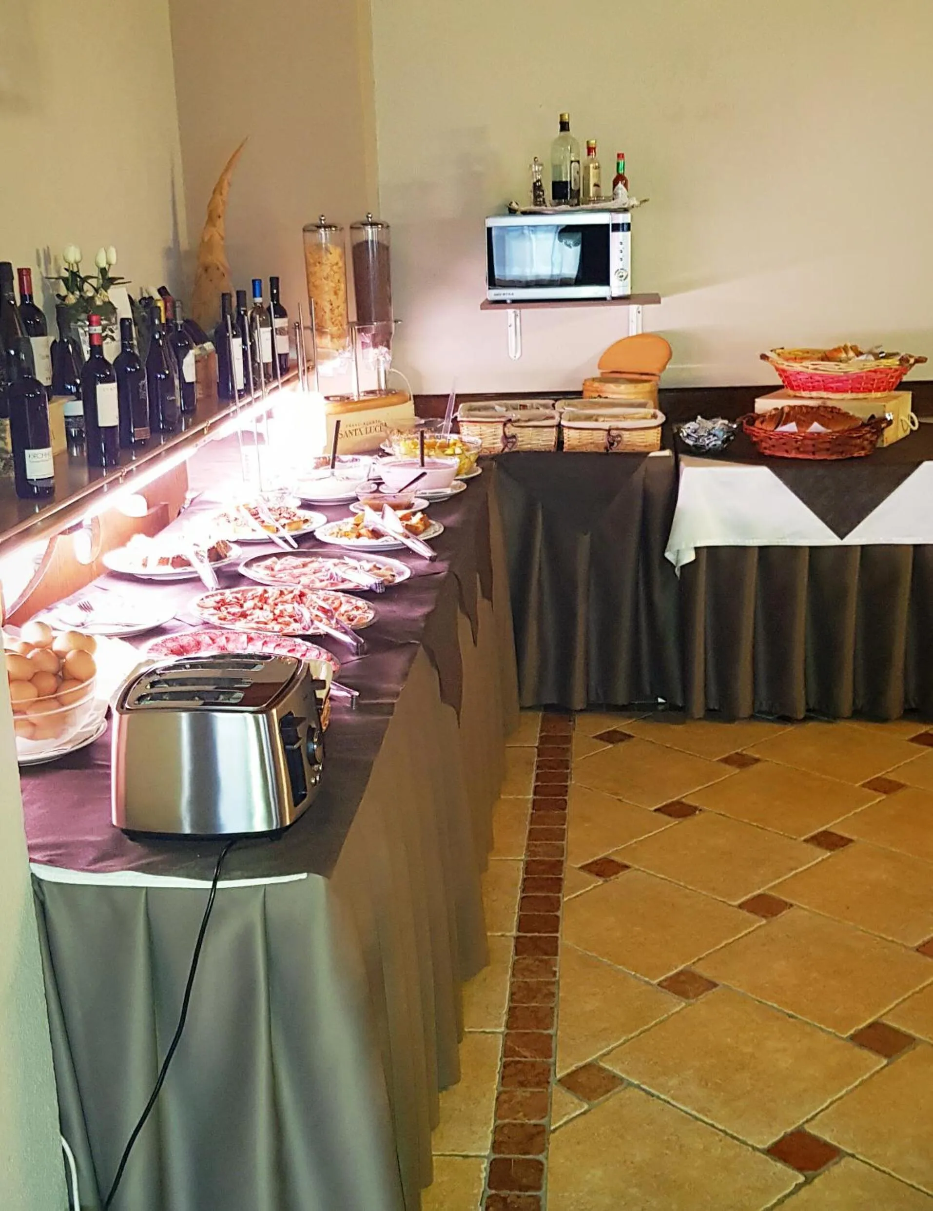 Food and drinks in Hotel Regina Delle Dolomiti