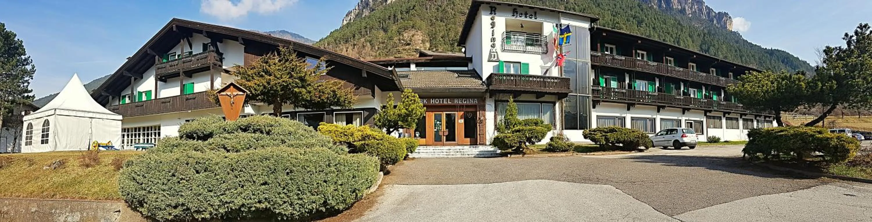 Facade/entrance in Hotel Regina Delle Dolomiti