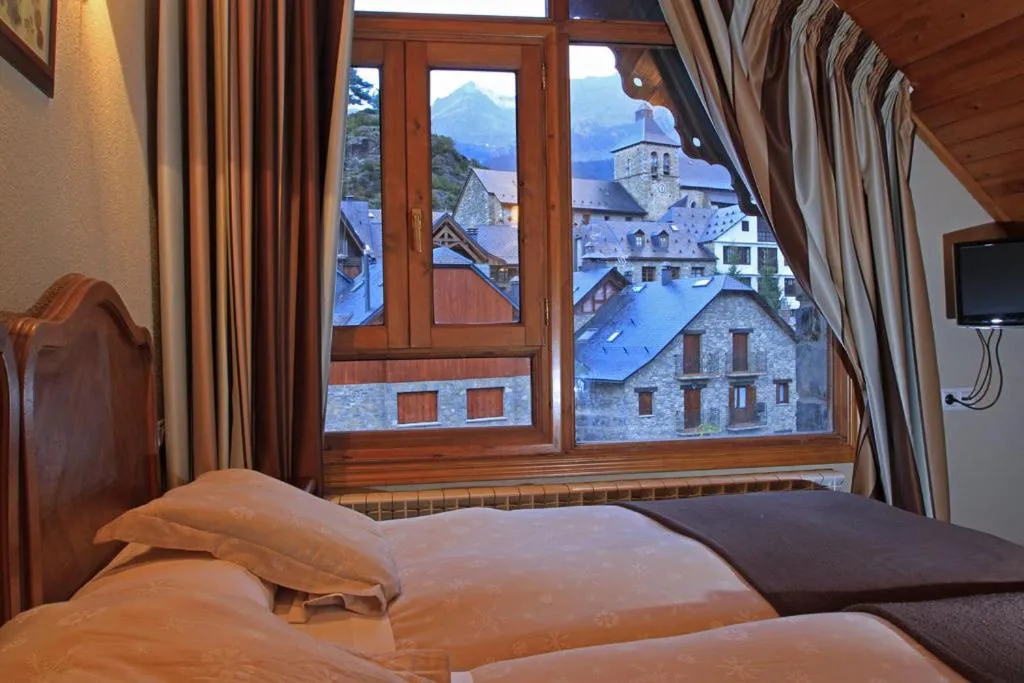 Bed in Hotel-Aparthotel El Reyno