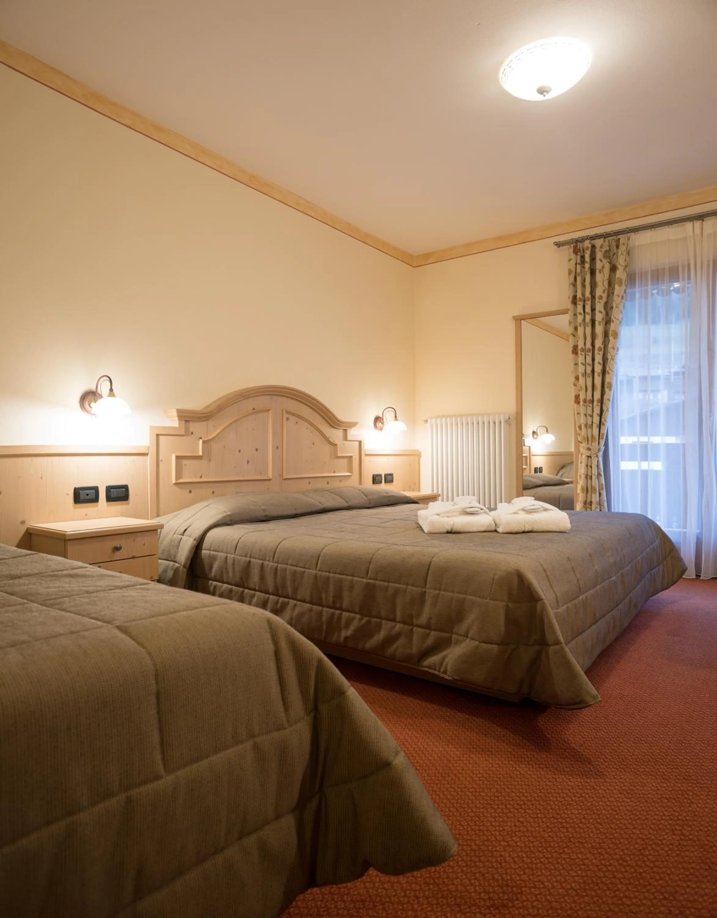 Photo of the whole room, Bed in Hotel Crepei