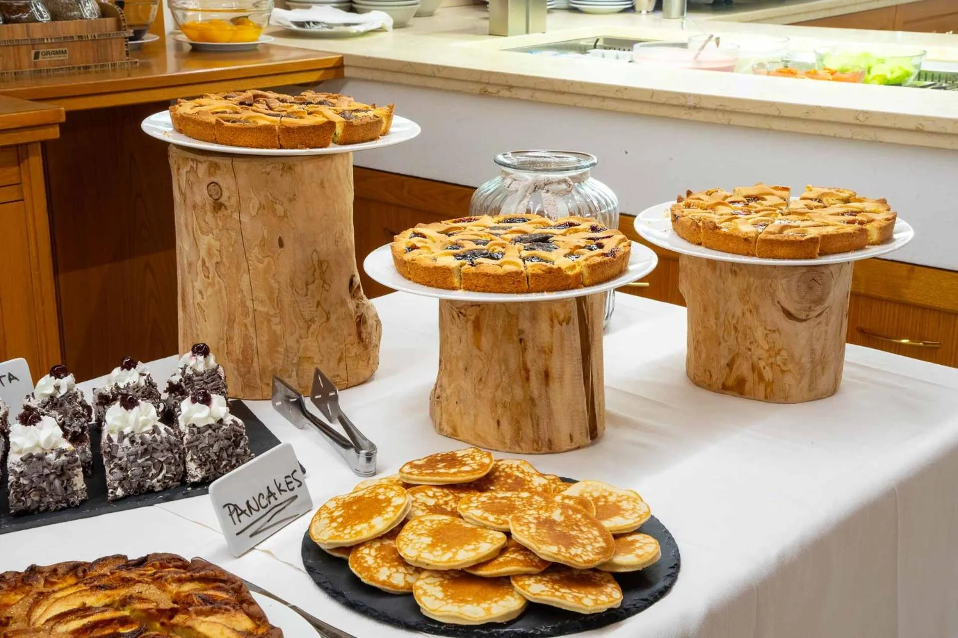 Breakfast in Hotel Crepei