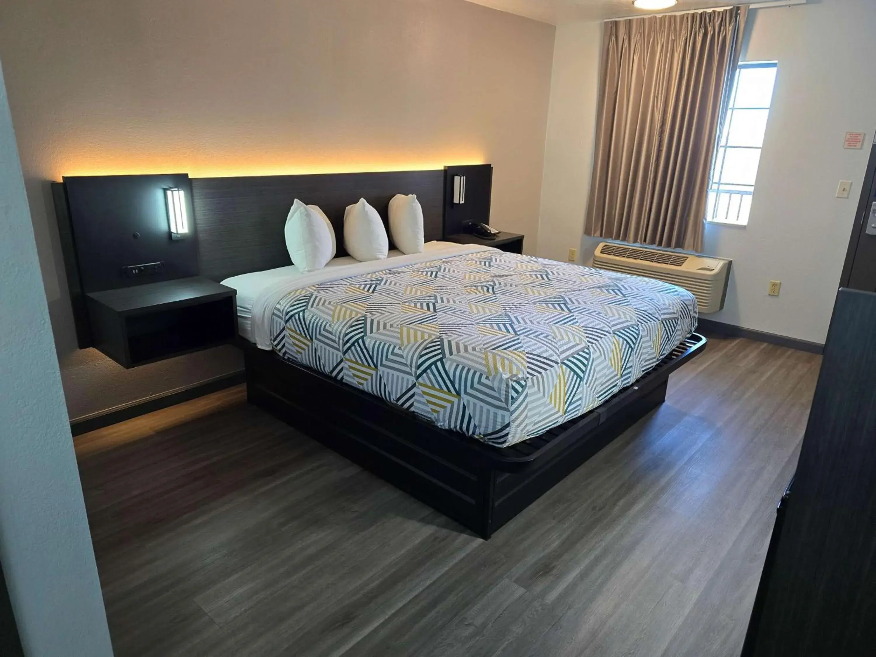 King Room - Smoking in Motel 6 Oklahoma City OK Frontier City King Room - Smoking in Motel 6 Oklahoma City OK Frontier City