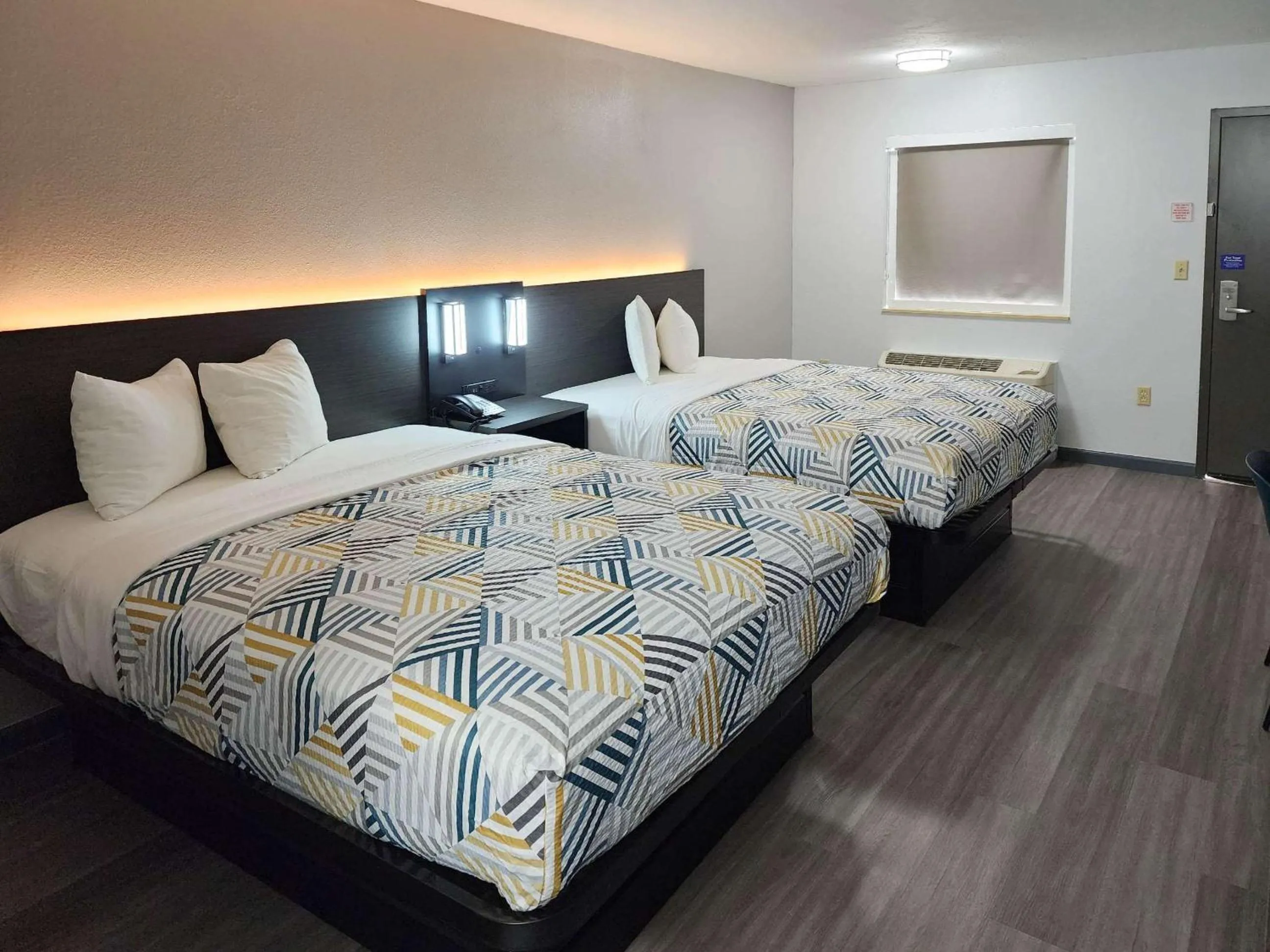 Bedroom, Bed in Motel 6 Oklahoma City OK Frontier City