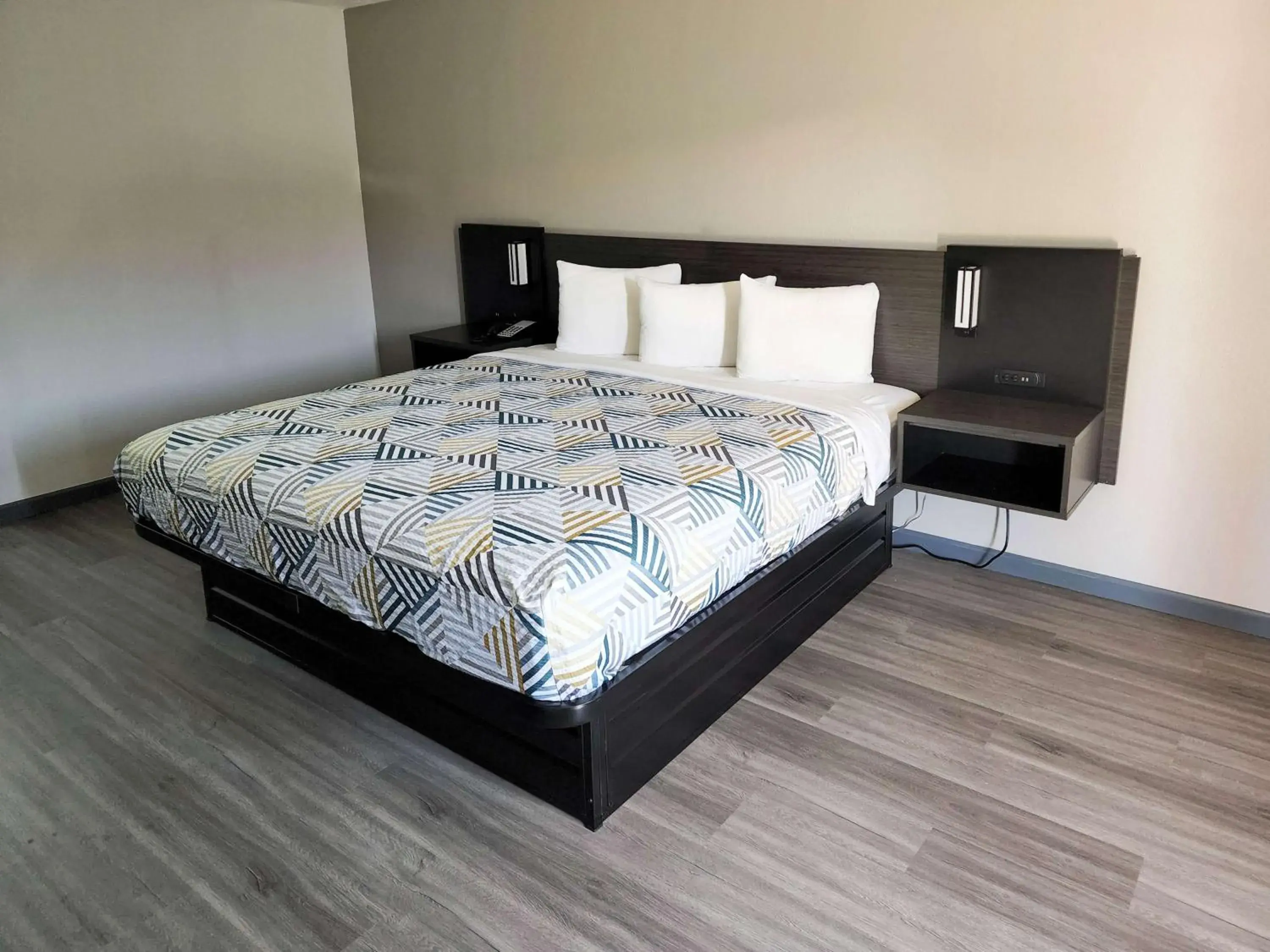 King Room - Disability Access - Smoking in Motel 6 Oklahoma City OK Frontier City King Room - Disability Access - Smoking in Motel 6 Oklahoma City OK Frontier City