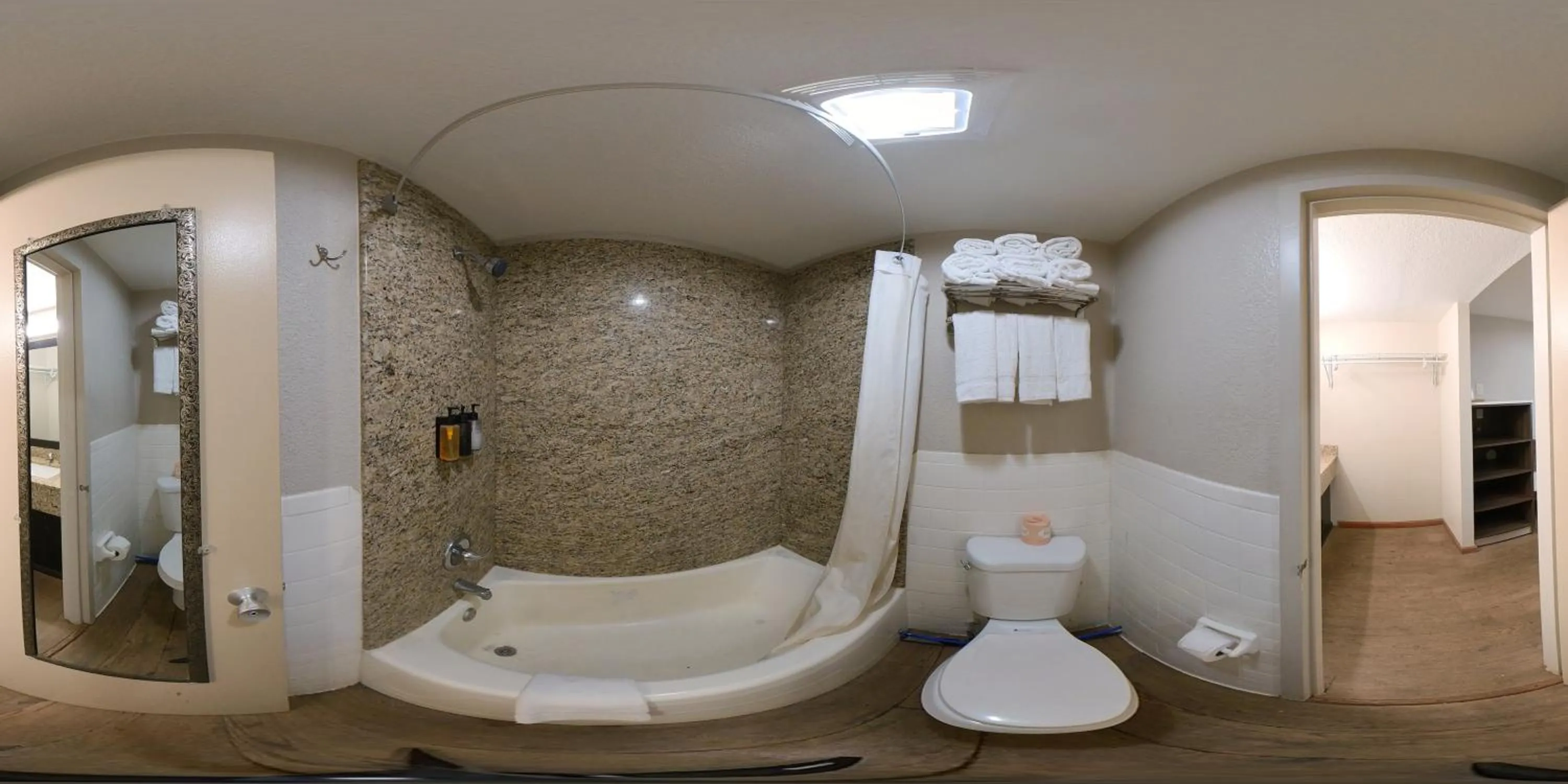 Shower in Guest Inn Rogers