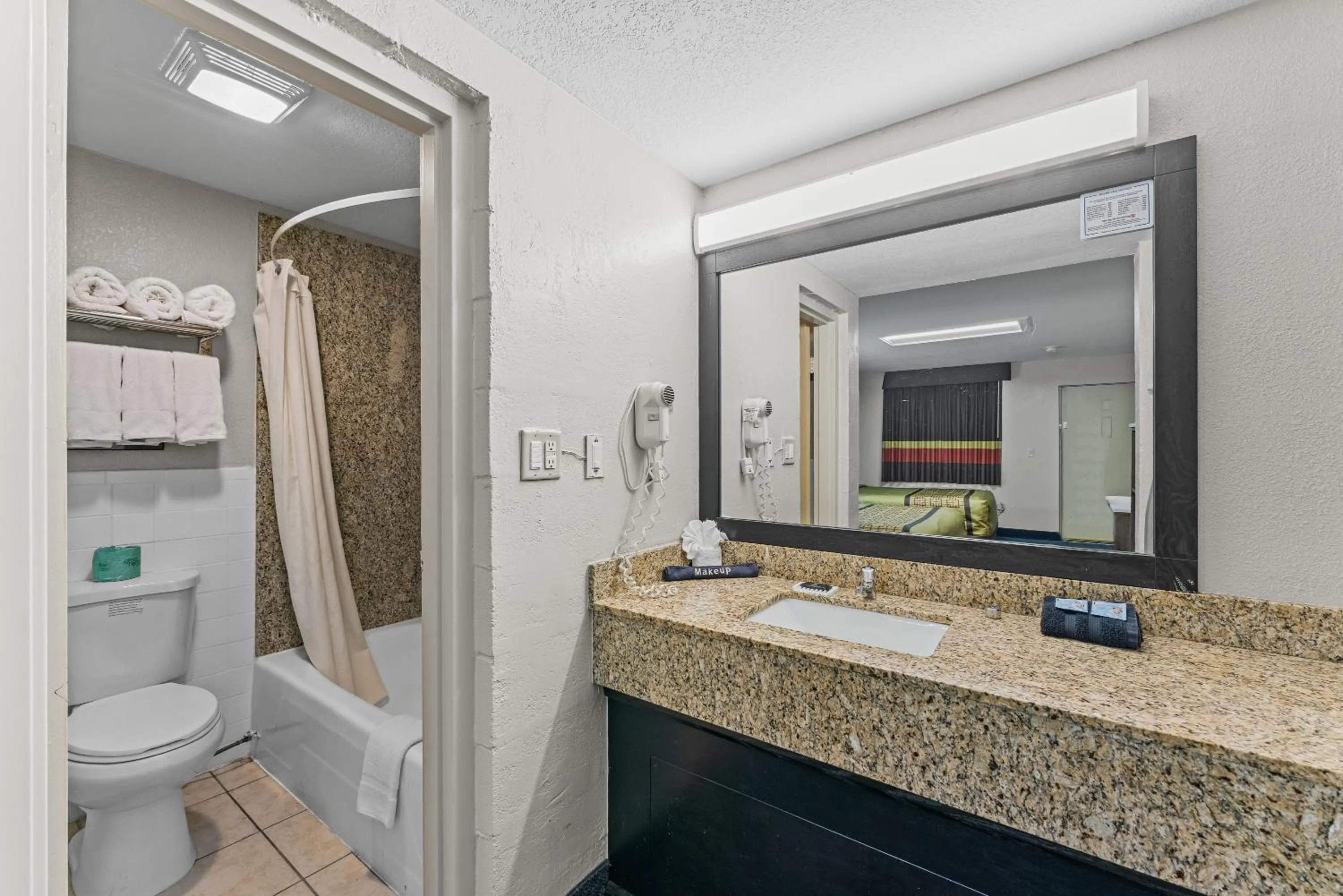 Bathroom in Guest Inn Rogers