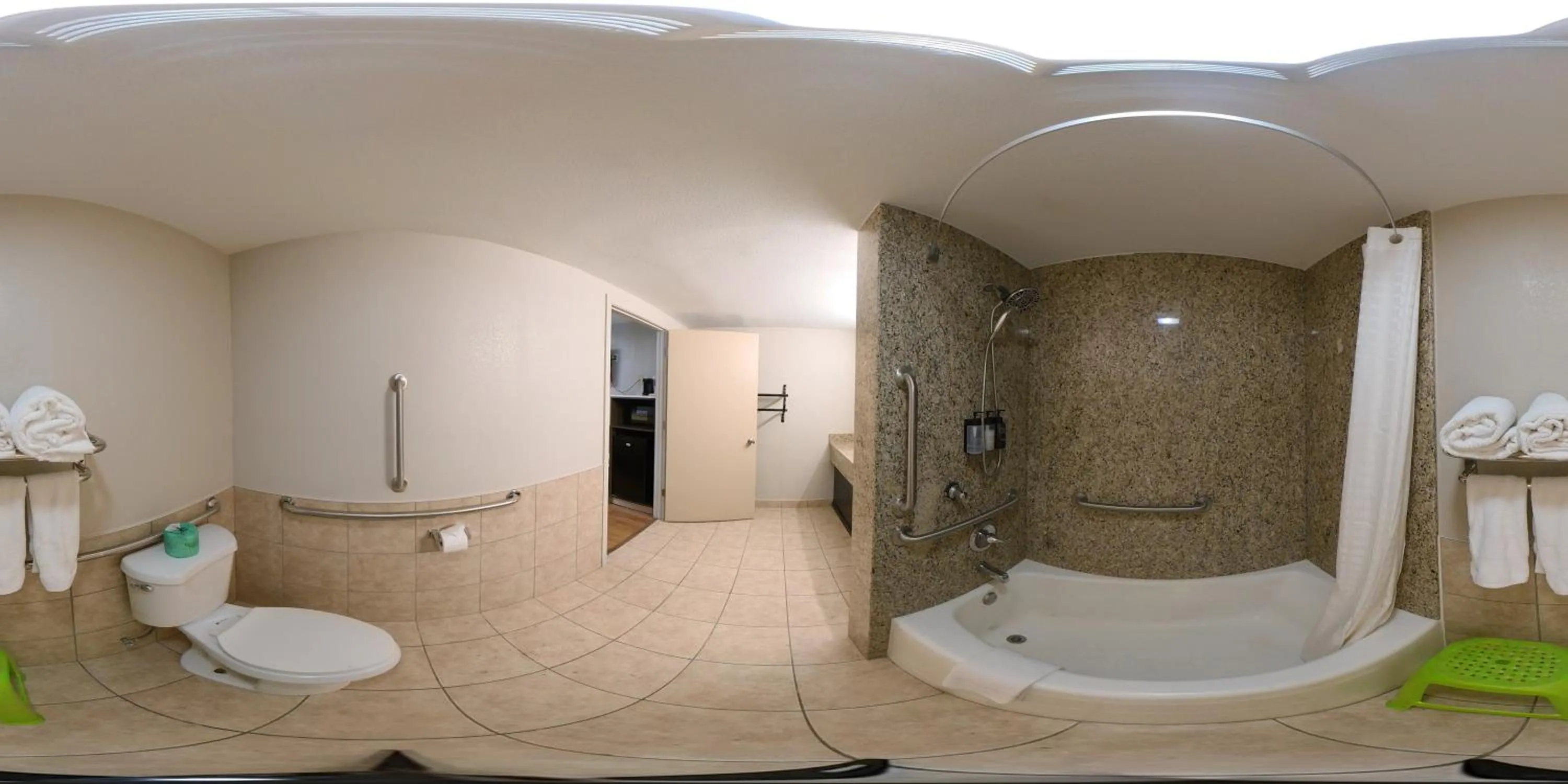 Bathroom in Guest Inn Rogers