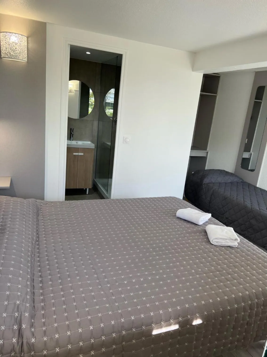 Bed in Fasthotel Roissy - Saint-Witz