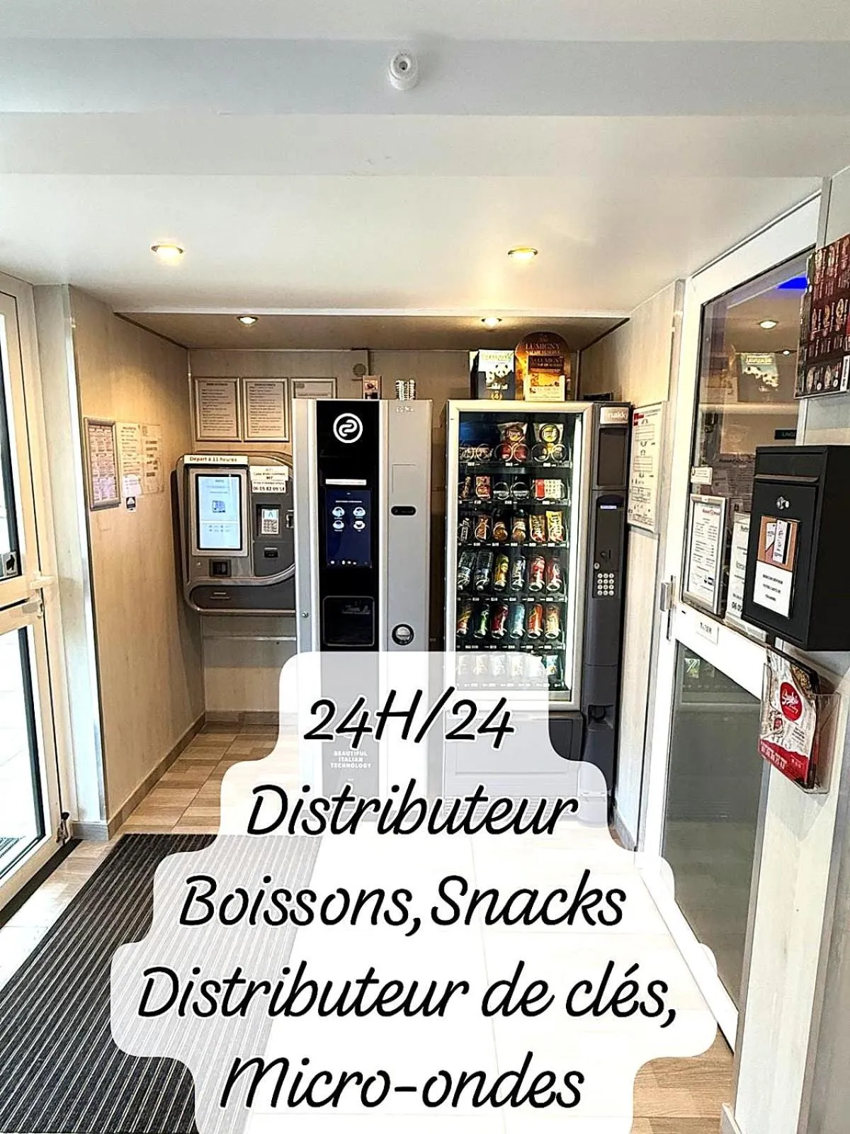 vending machine in Fasthotel Roissy - Saint-Witz