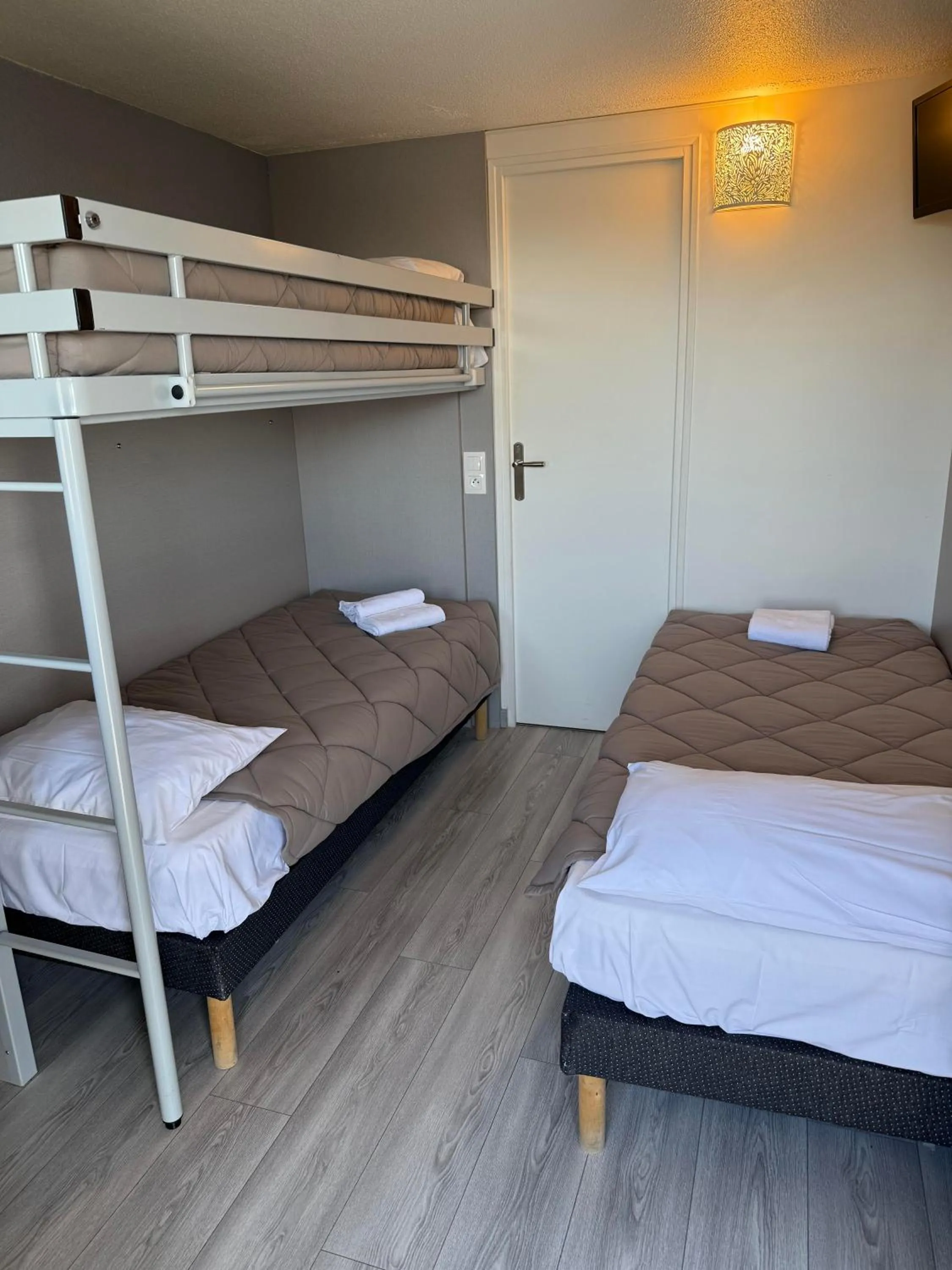 Bed in Fasthotel Roissy - Saint-Witz