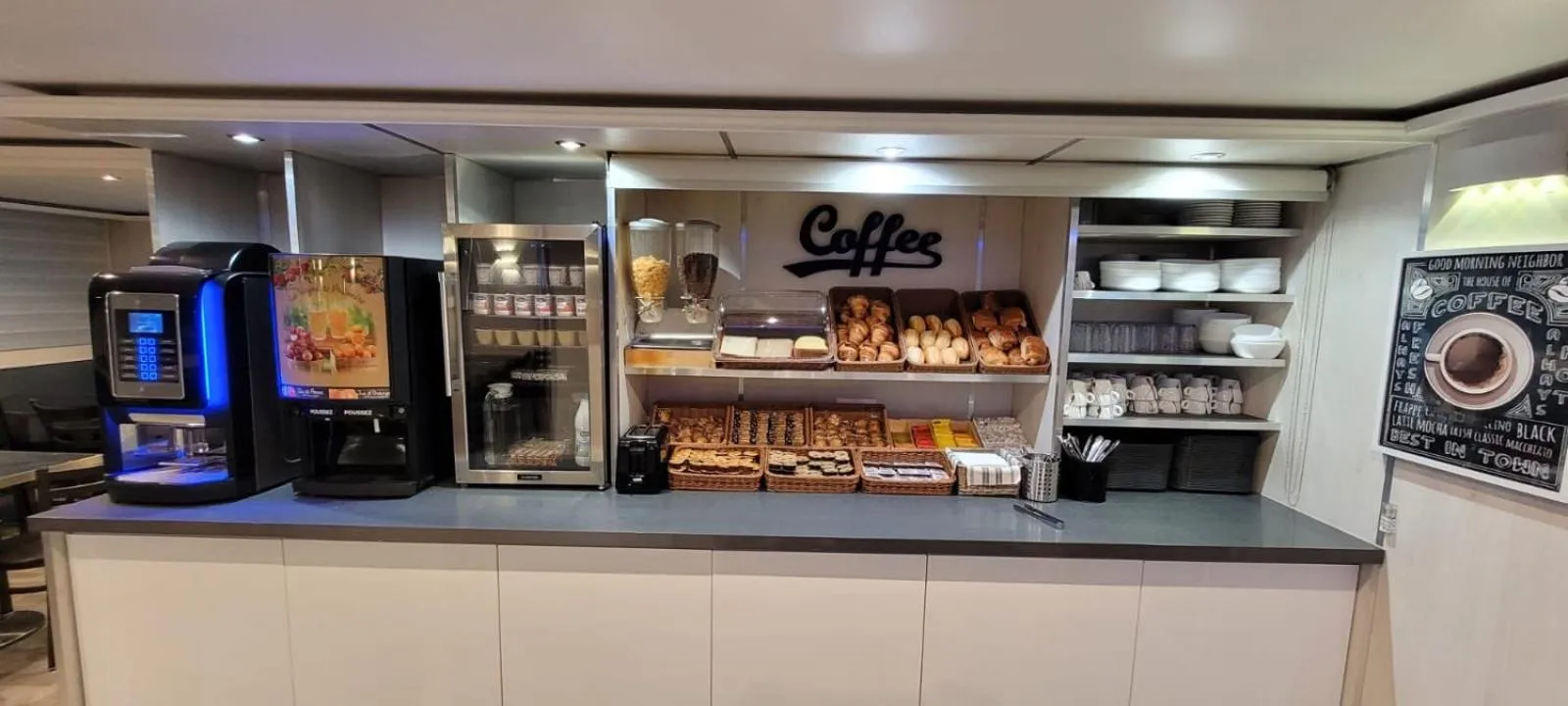 Breakfast in Fasthotel Roissy - Saint-Witz