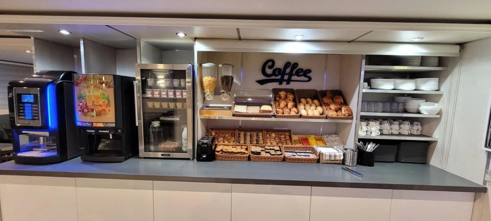 Breakfast in Fasthotel Roissy - Saint-Witz