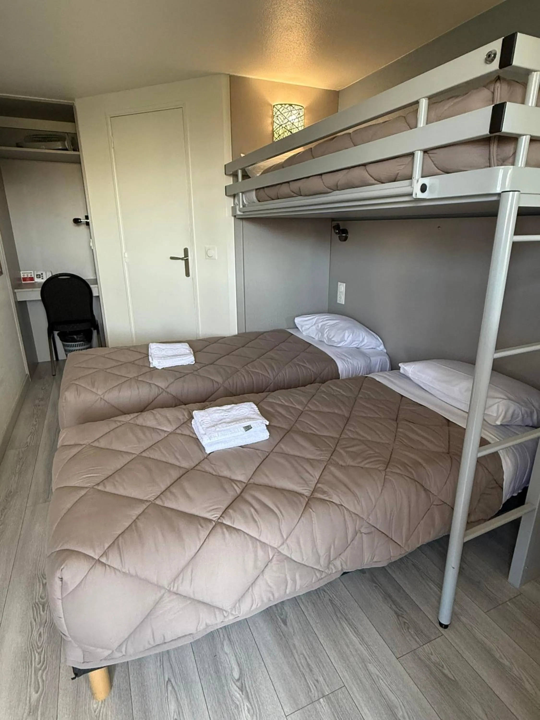 Bedroom, Bed in Fasthotel Roissy - Saint-Witz