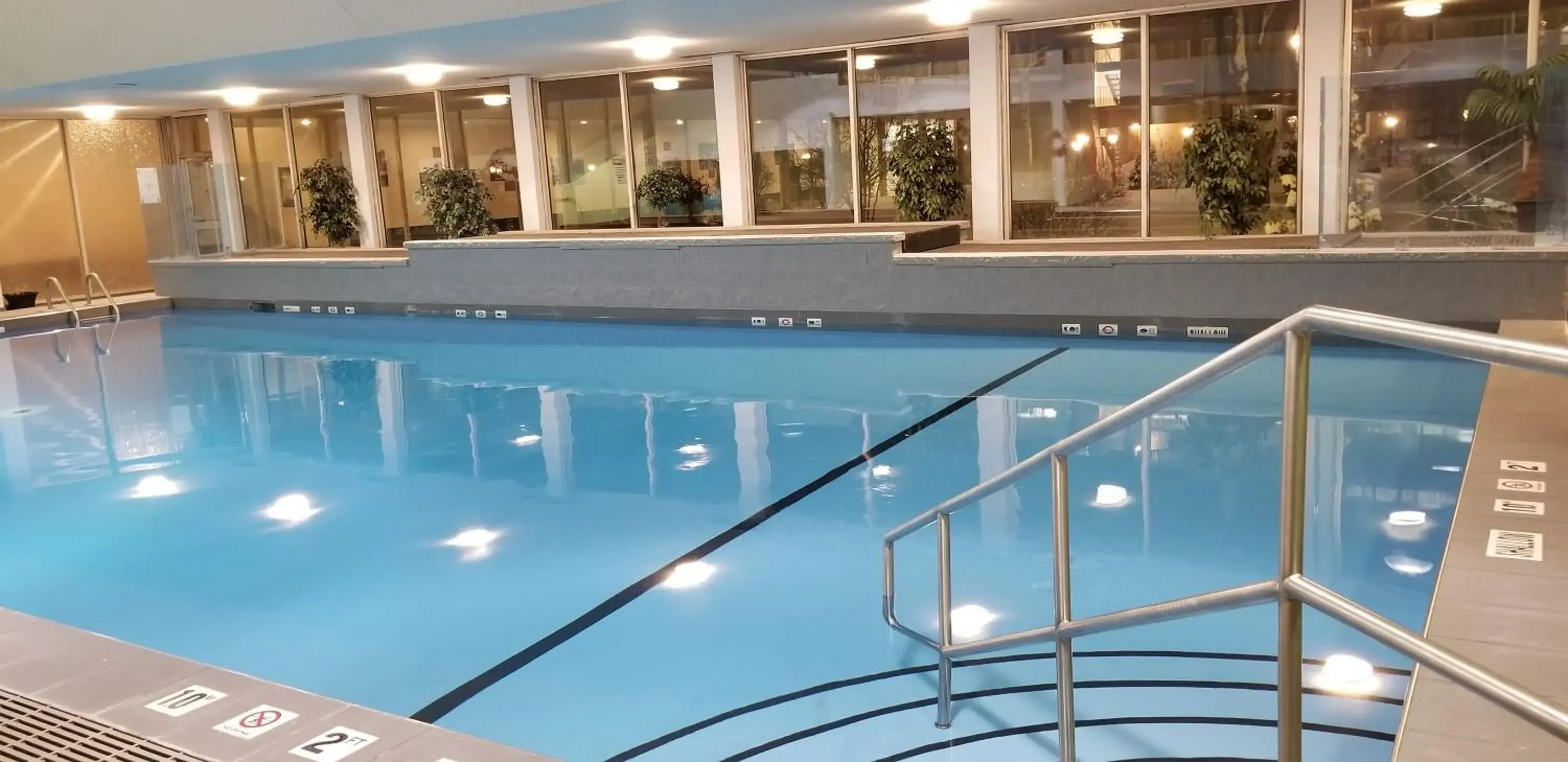 Swimming pool in Radisson Hotel Sudbury Swimming pool in Radisson Hotel Sudbury