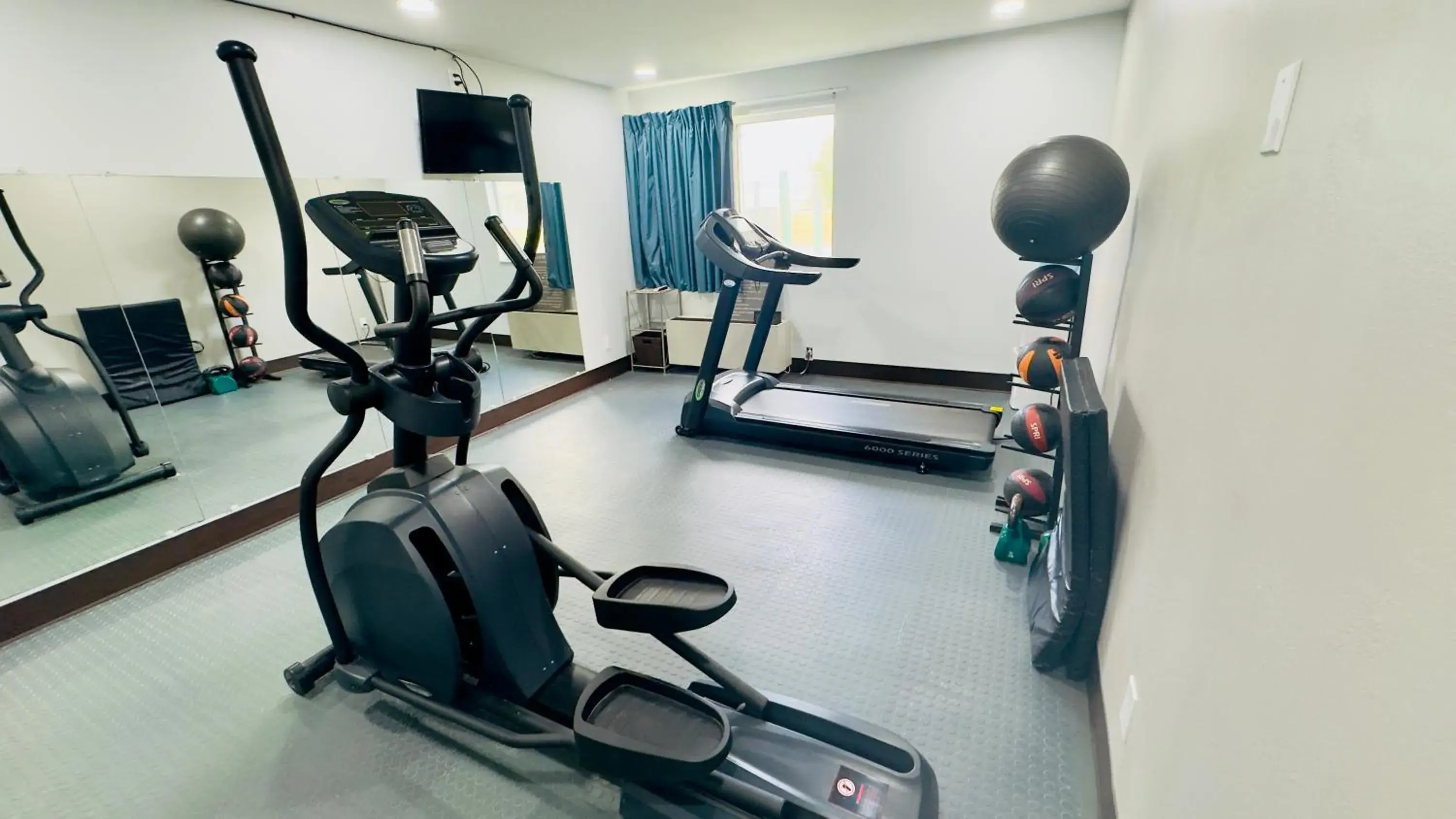 Fitness centre/facilities in Motel 6 McGraw, NY - Cortland Fitness centre/facilities in Motel 6 McGraw, NY - Cortland