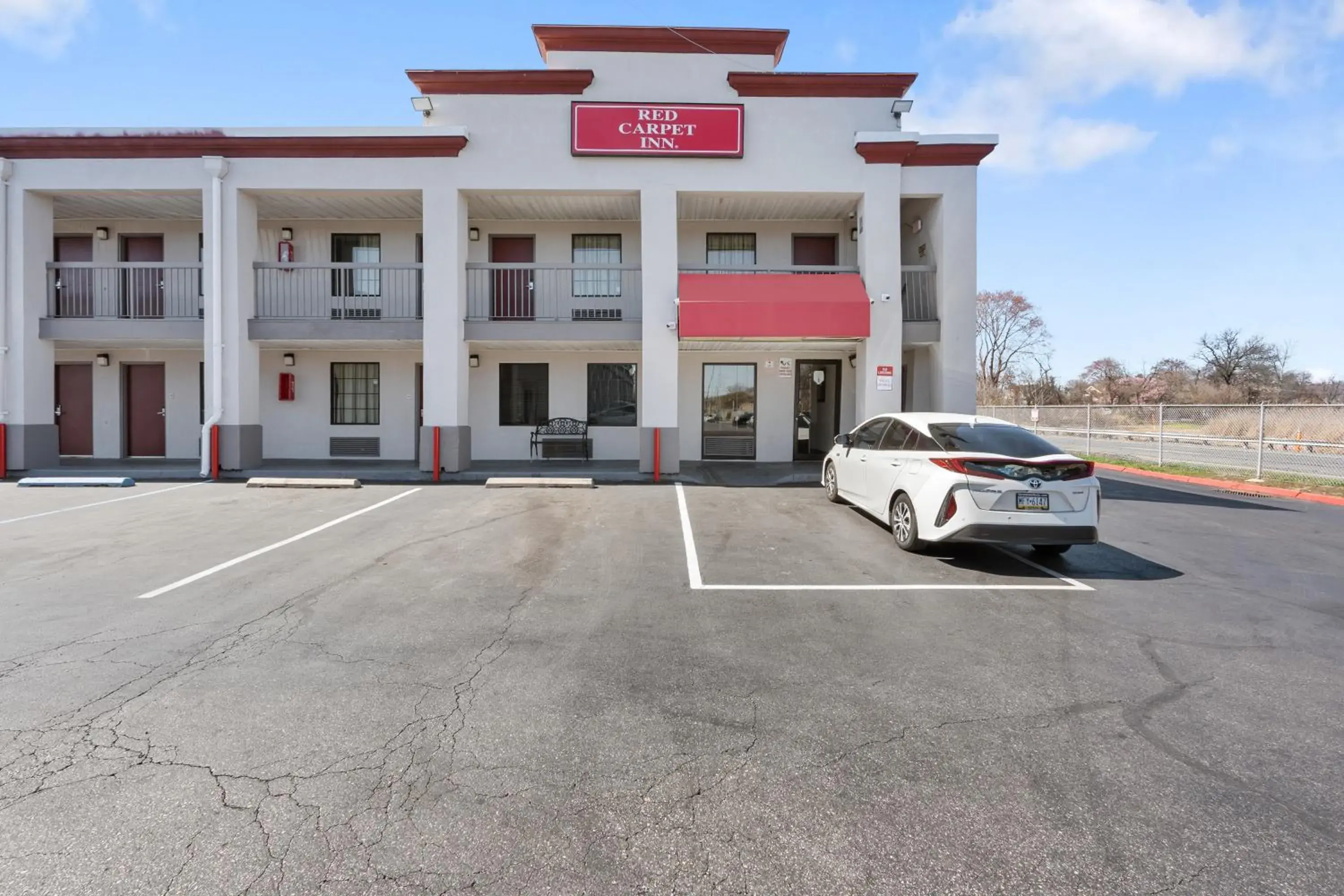 Property building in Red Carpet Inn Philadelphia Airport Property building in Red Carpet Inn Philadelphia Airport