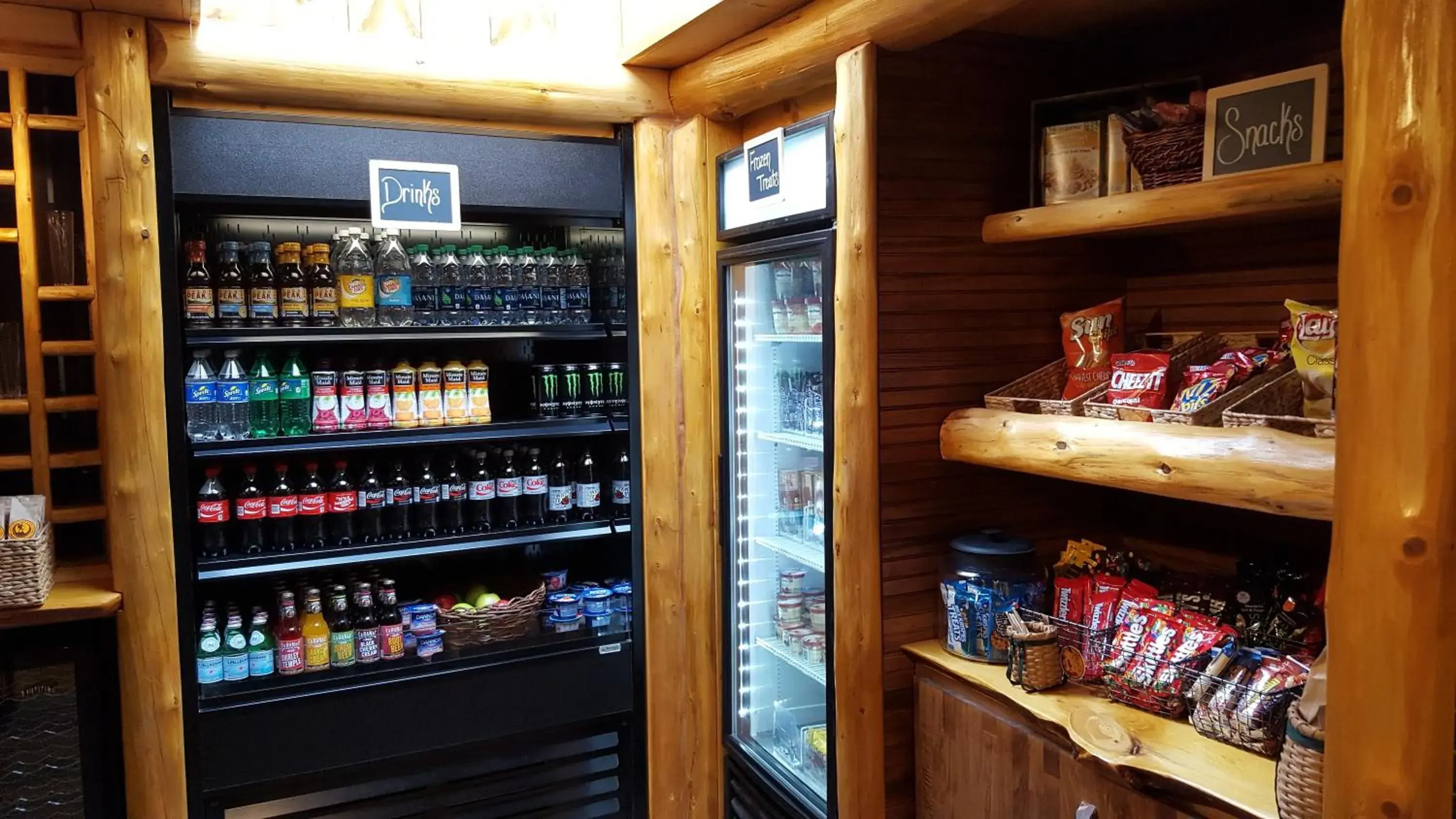 Restaurant/places to eat in High Peaks Resort Restaurant/places to eat in High Peaks Resort