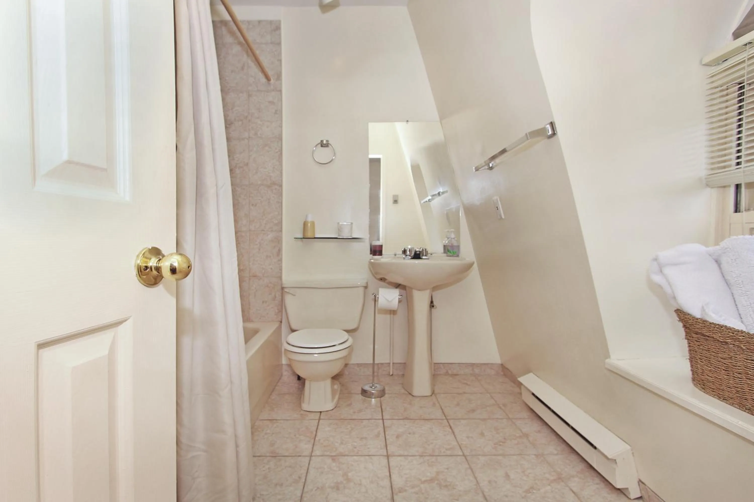 Bathroom in Gower Guest House