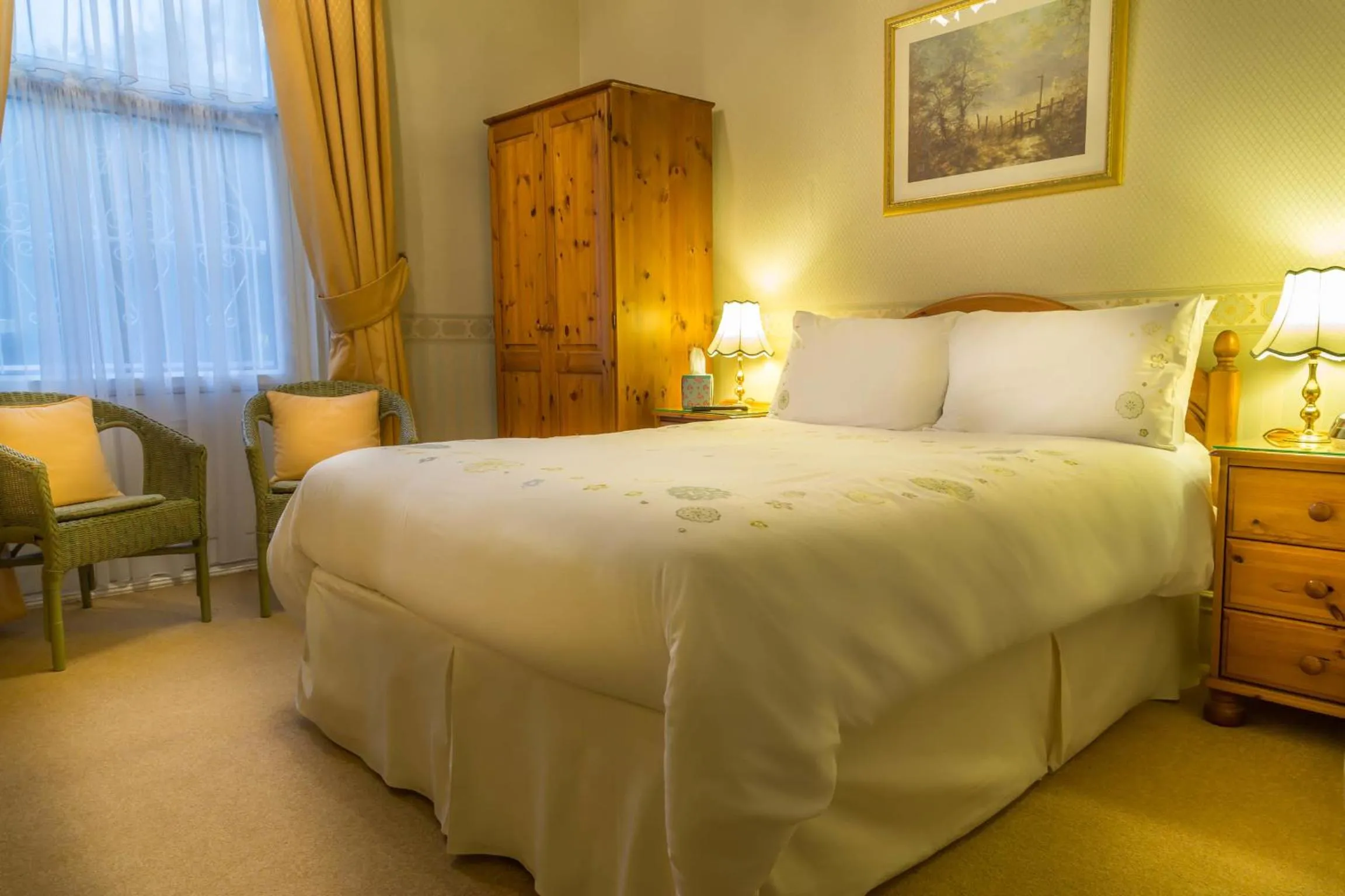 Photo of the whole room, Bed in Balincourt