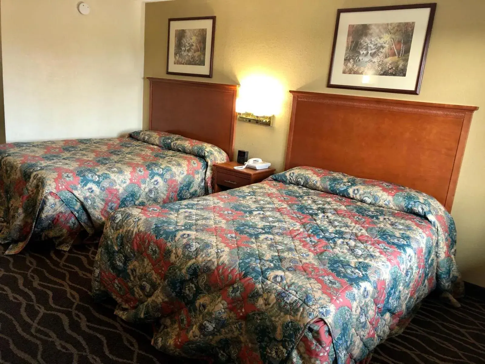 Bed in Travelodge by Wyndham Terre Haute Bed in Travelodge by Wyndham Terre Haute