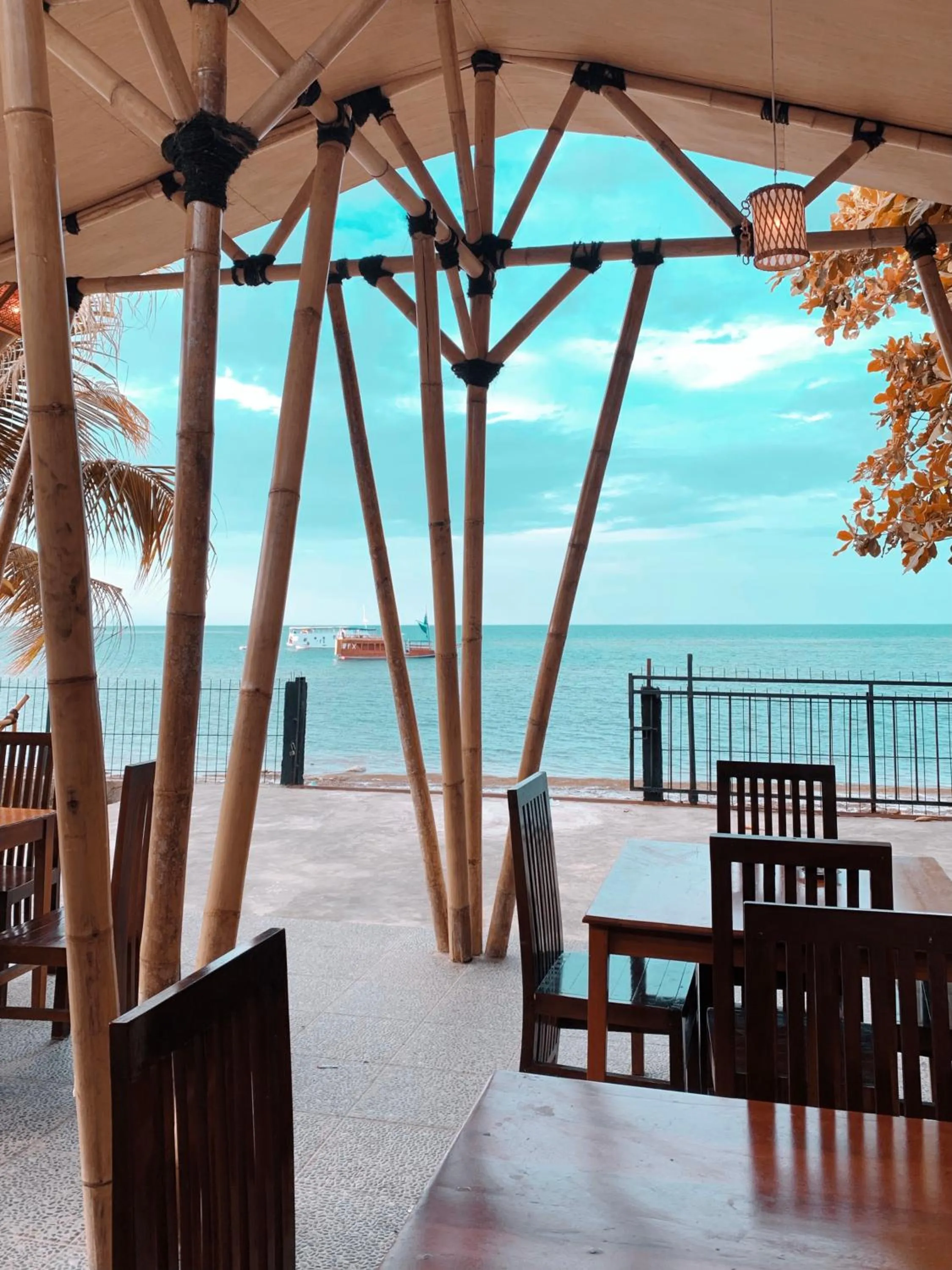 FX72 Beach Resort Maumere