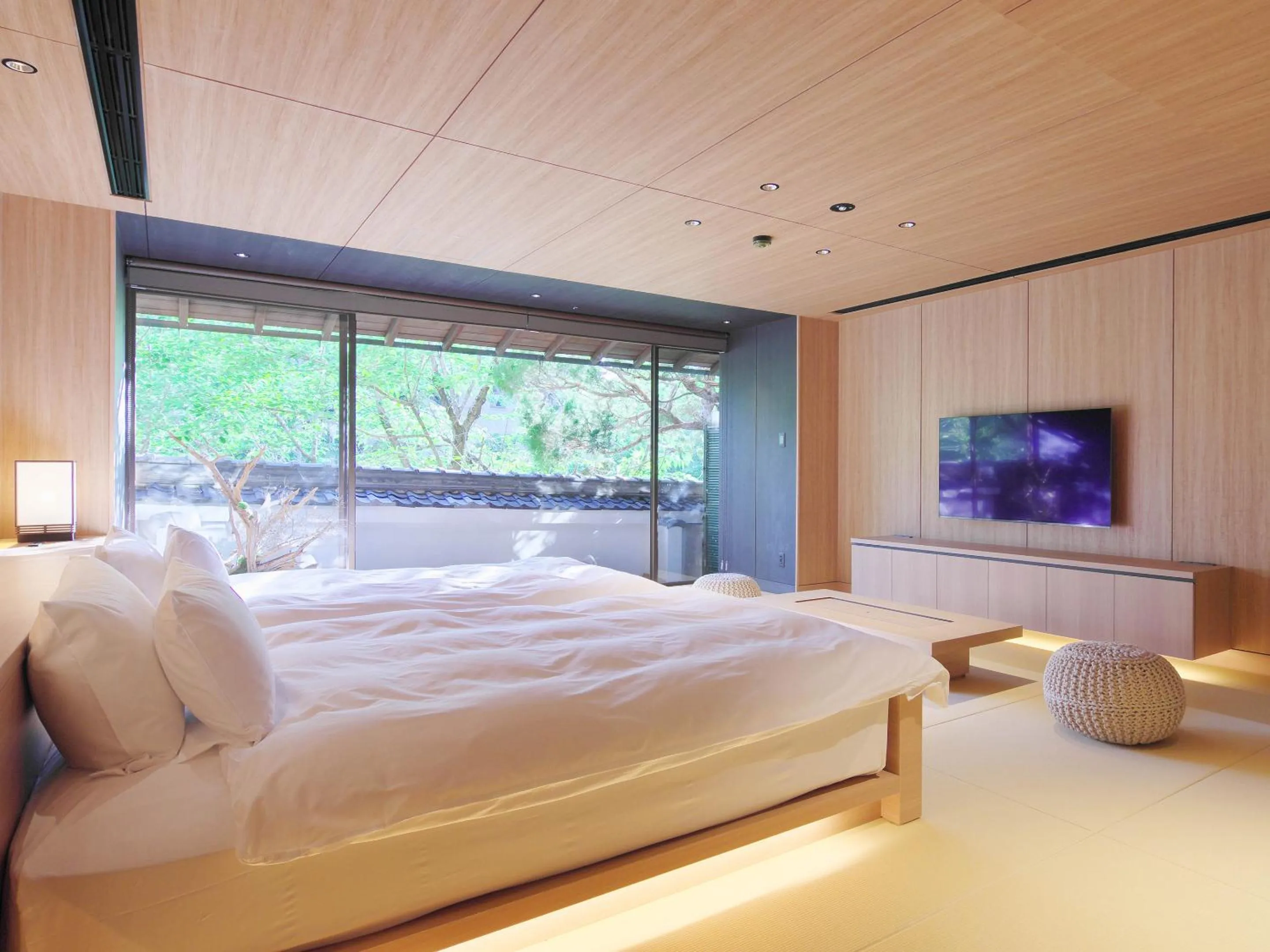 Photo of the whole room, Bed in Nanzenji sando KIKUSUI