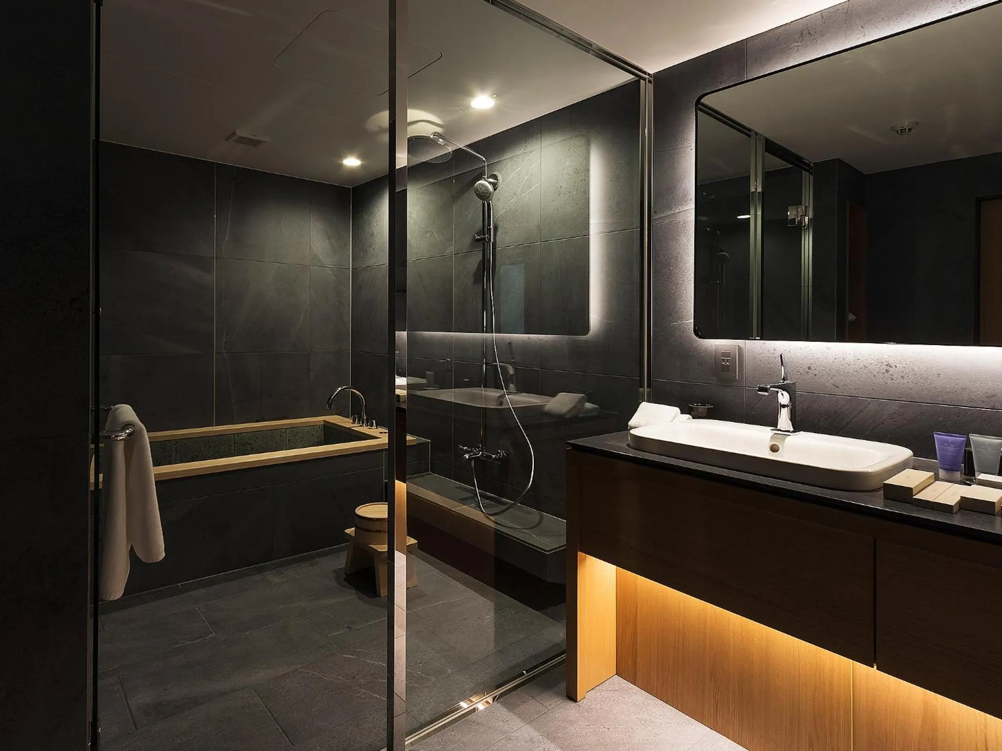 Bathroom in Nanzenji sando KIKUSUI