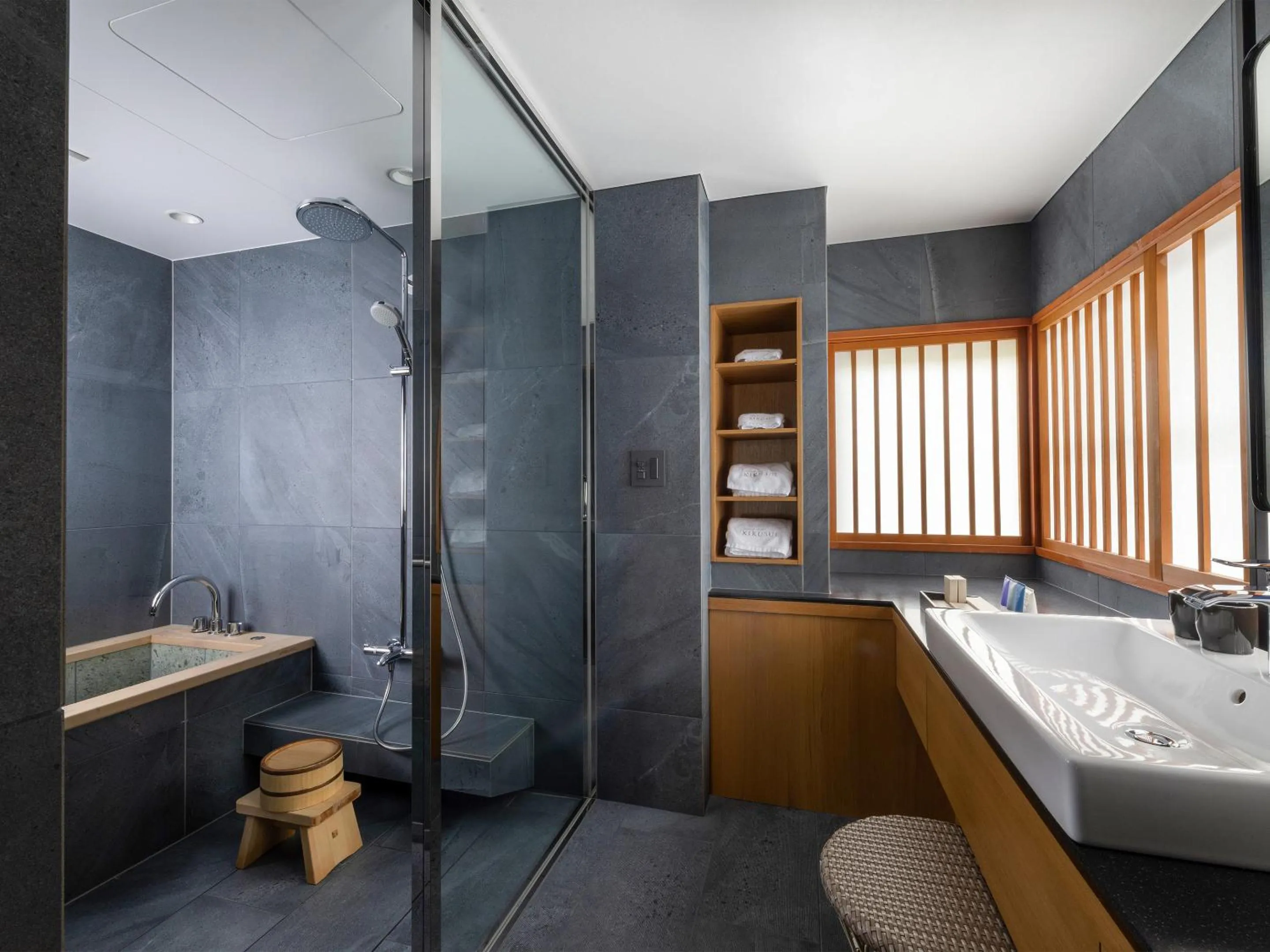 Bathroom in Nanzenji sando KIKUSUI