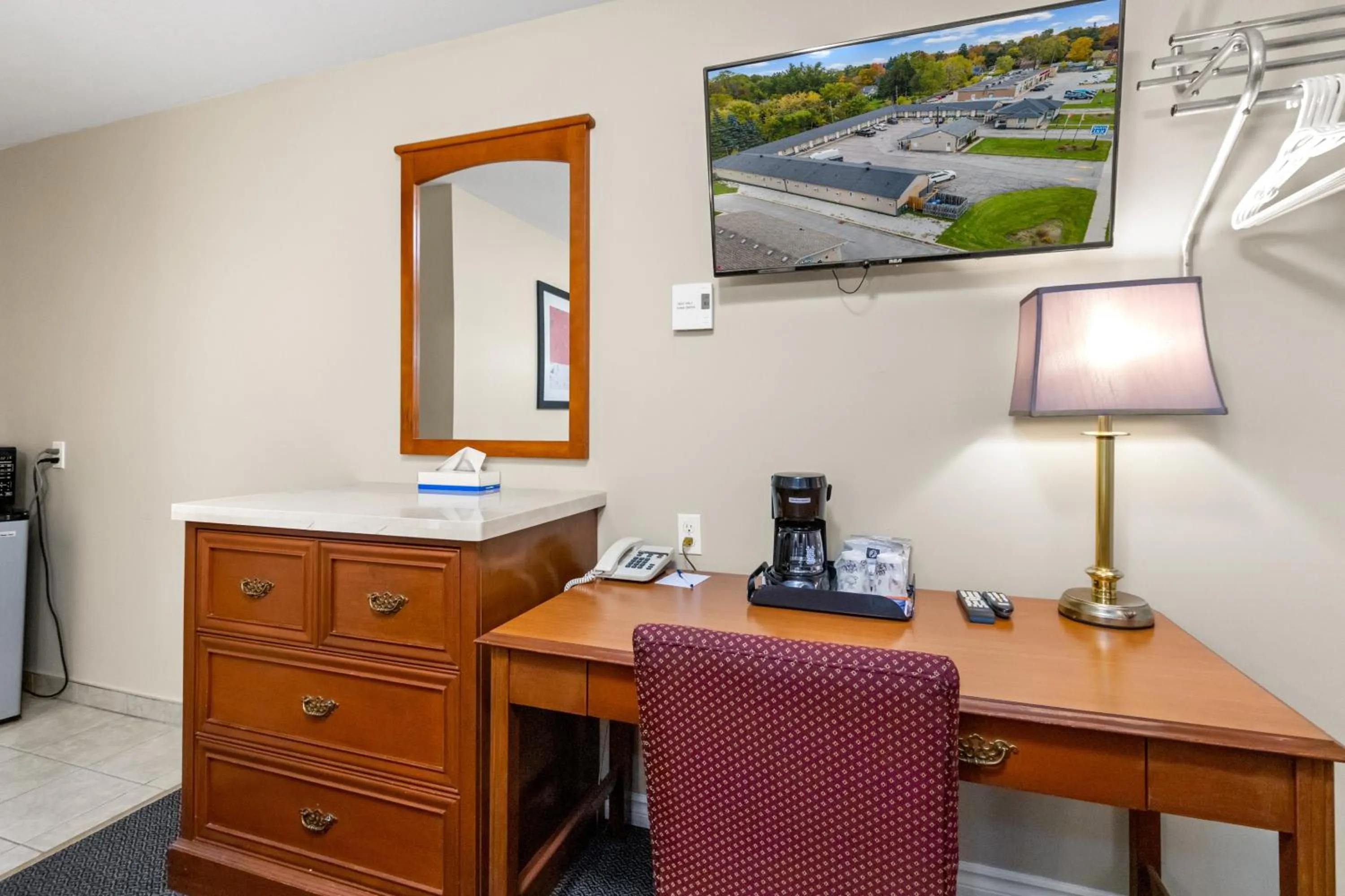 hair dresser in Nights Inn Owen Sound