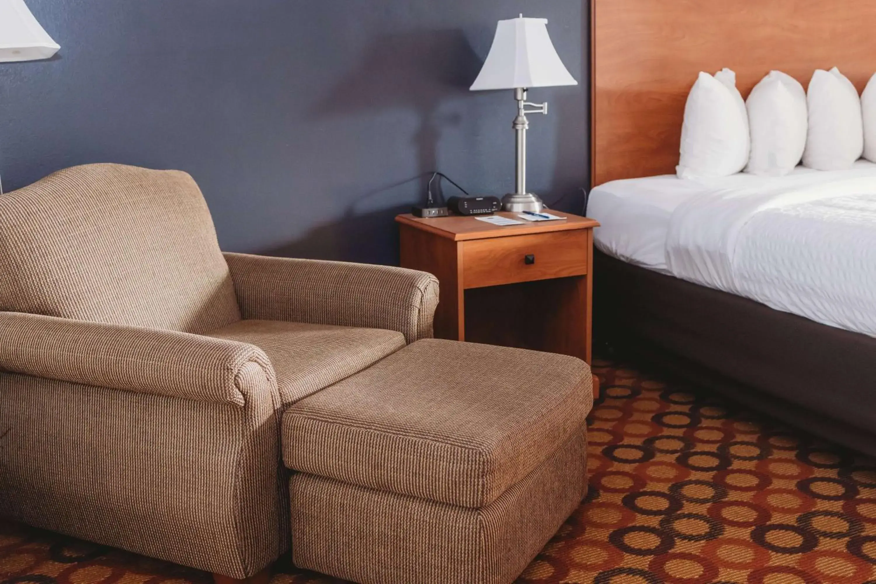 King Room - Non-Smoking in Clarion Inn King Room - Non-Smoking in Clarion Inn