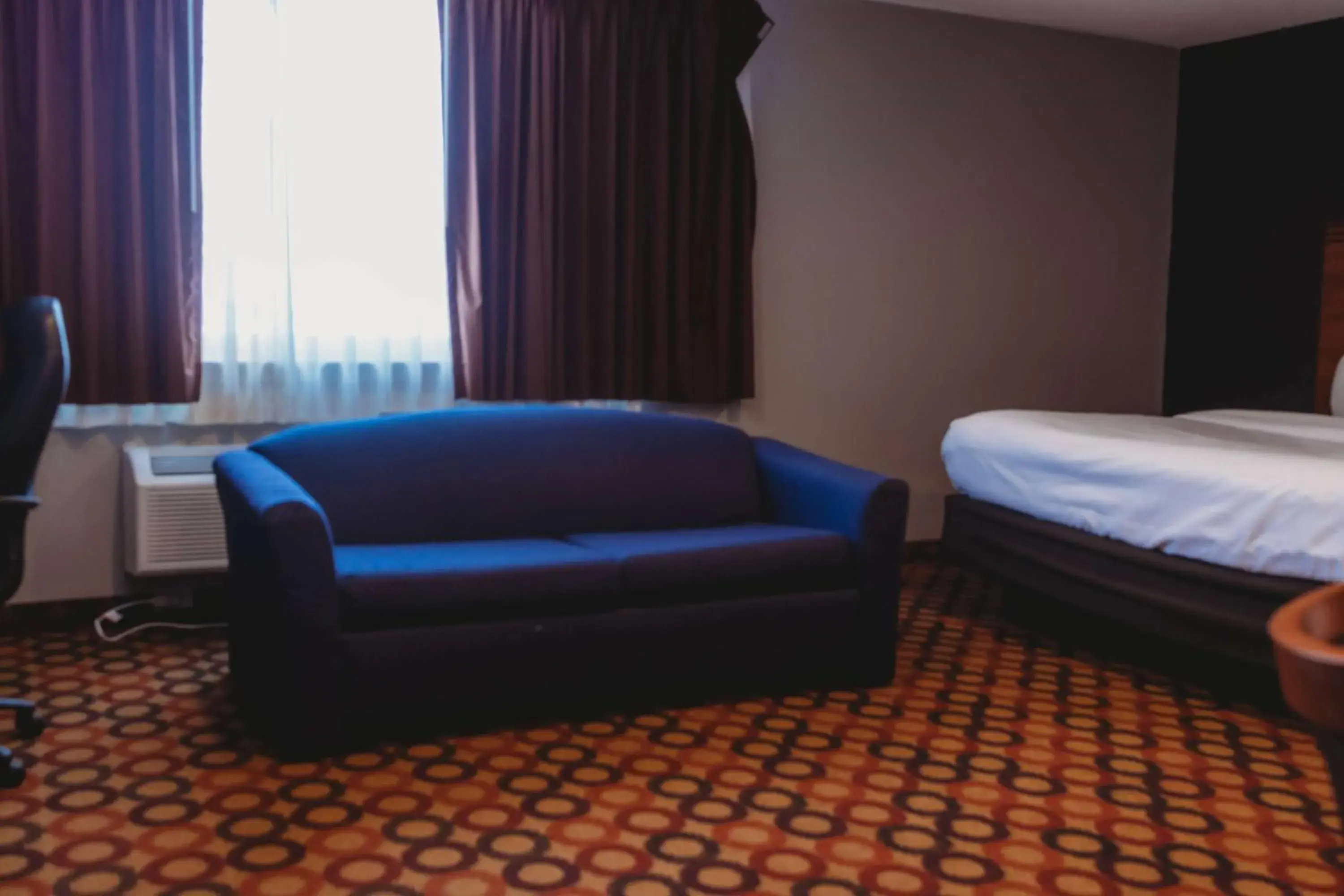 Photo of the whole room, Bed in Clarion Inn Photo of the whole room, Bed in Clarion Inn