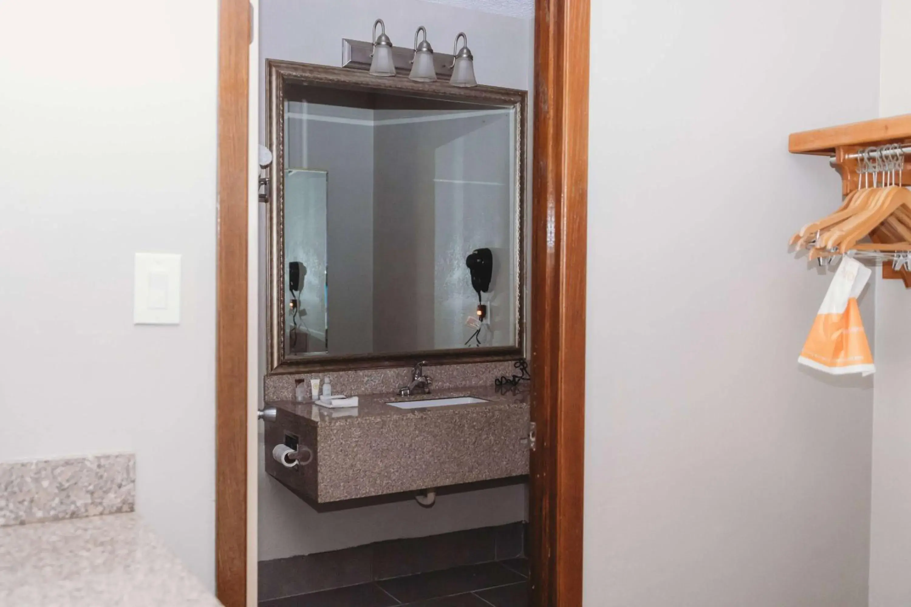 Shower in Clarion Inn Shower in Clarion Inn