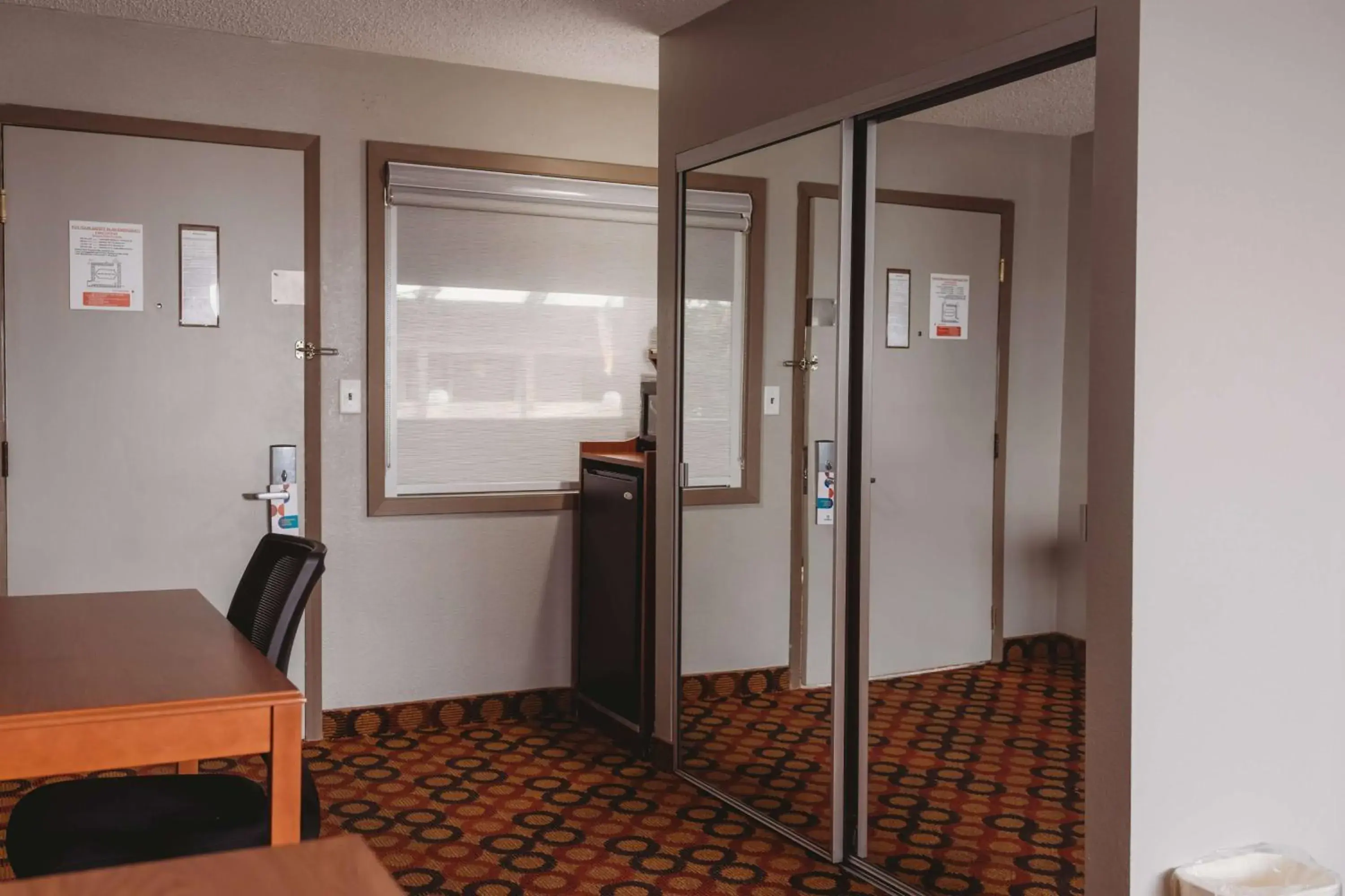 Photo of the whole room in Clarion Inn Photo of the whole room in Clarion Inn