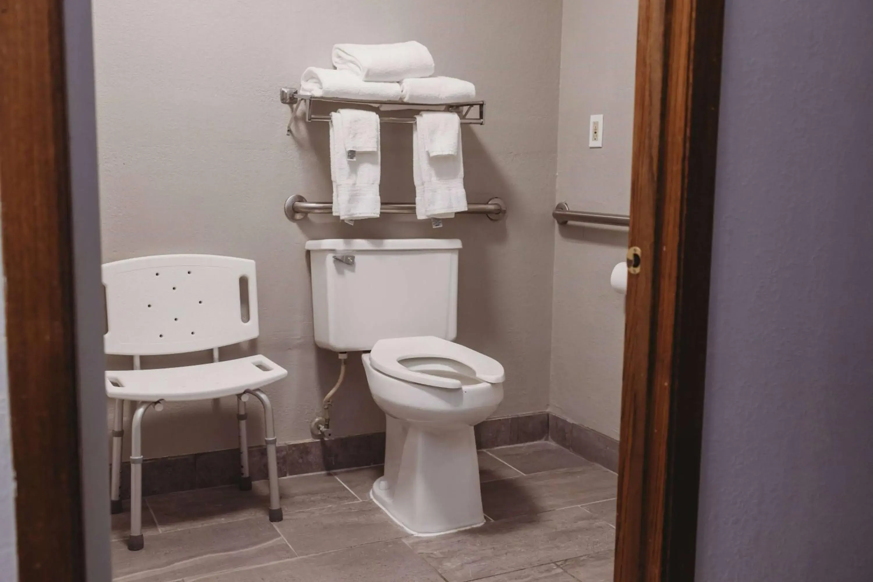 Shower in Clarion Inn Shower in Clarion Inn