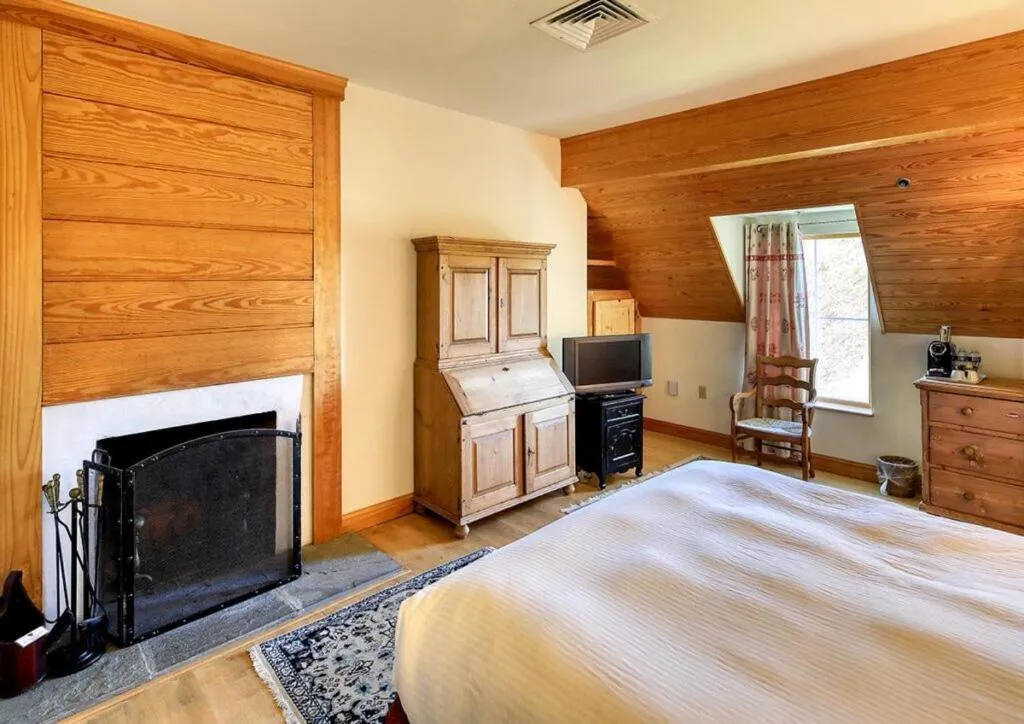 TV and multimedia in Wedmore Place