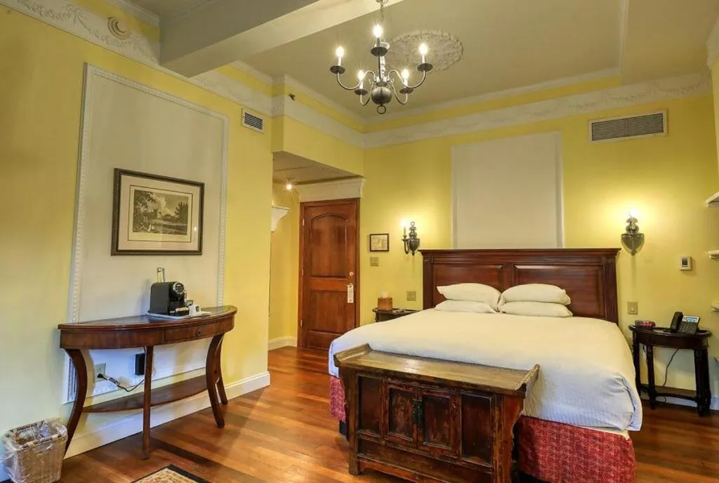 Photo of the whole room in Wedmore Place