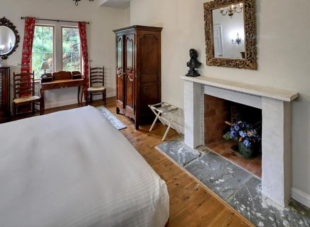 Photo of the whole room in Wedmore Place