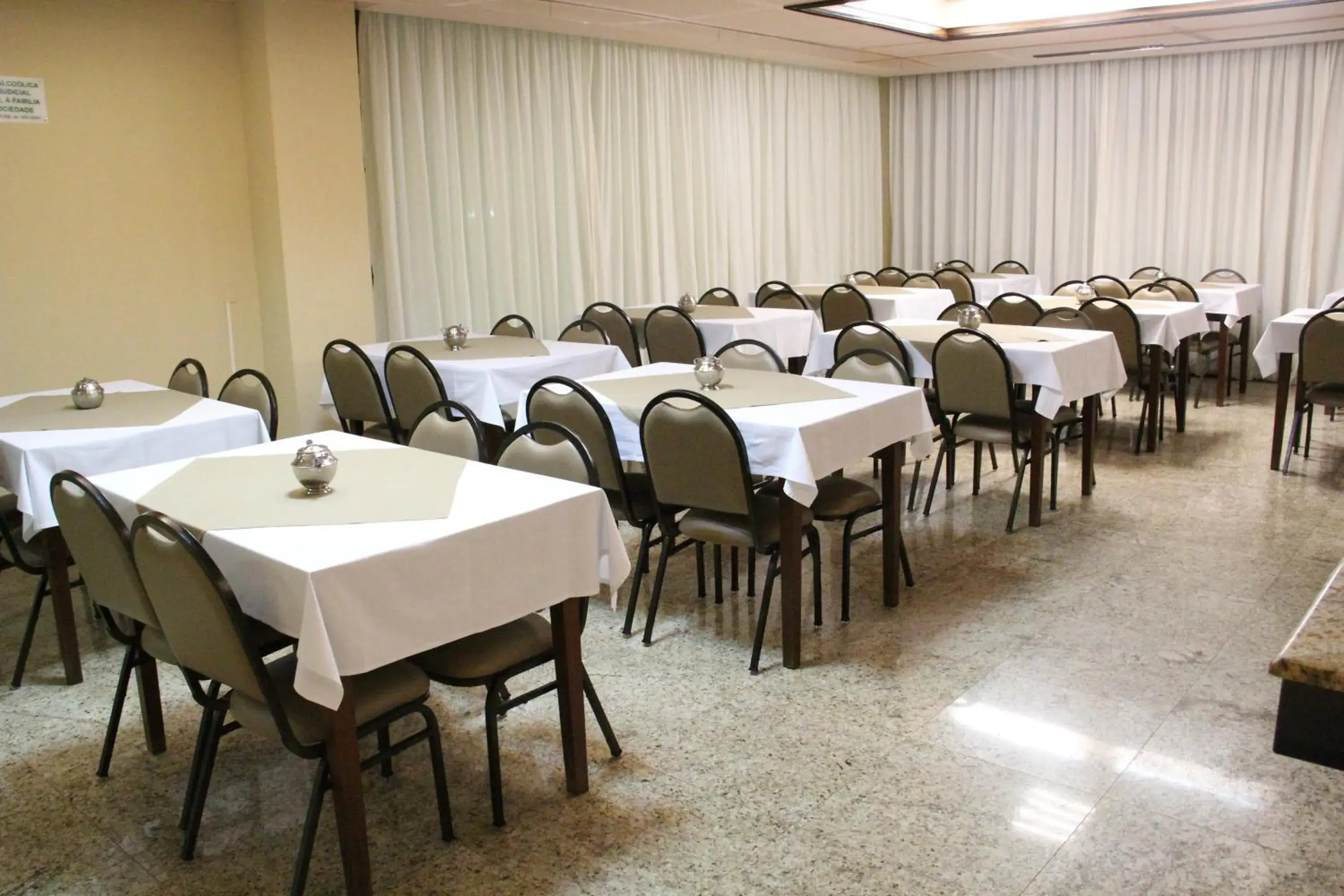 Restaurant/places to eat in Hotel Monalisa Restaurant/places to eat in Hotel Monalisa