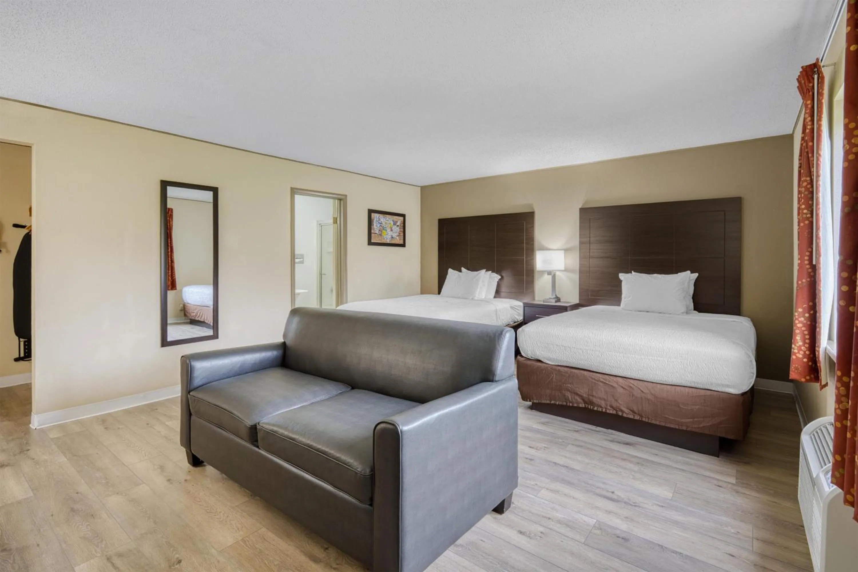 Bedroom, Bed in SureStay by Best Western Massena