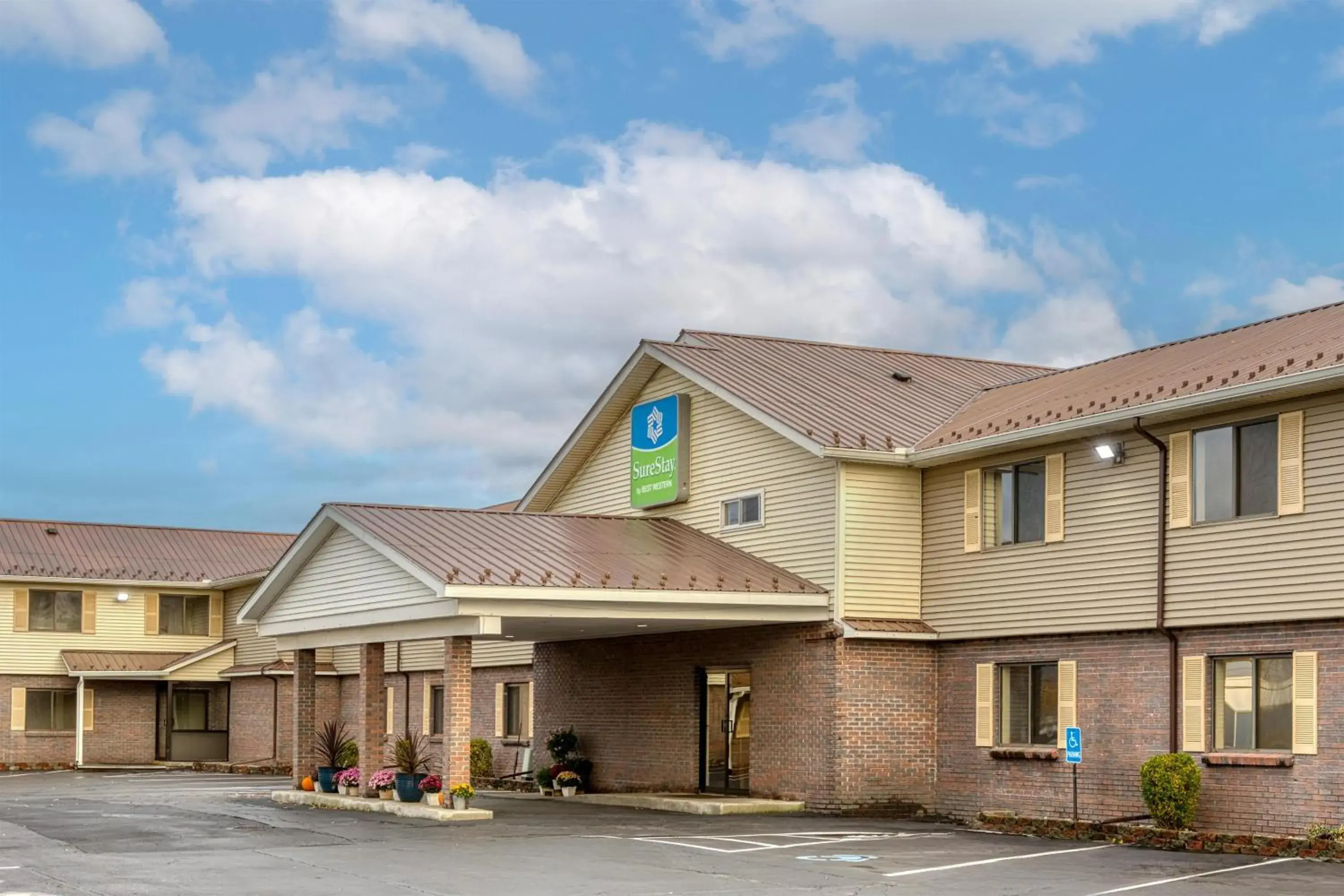 Property building in SureStay by Best Western Massena Property building in SureStay by Best Western Massena