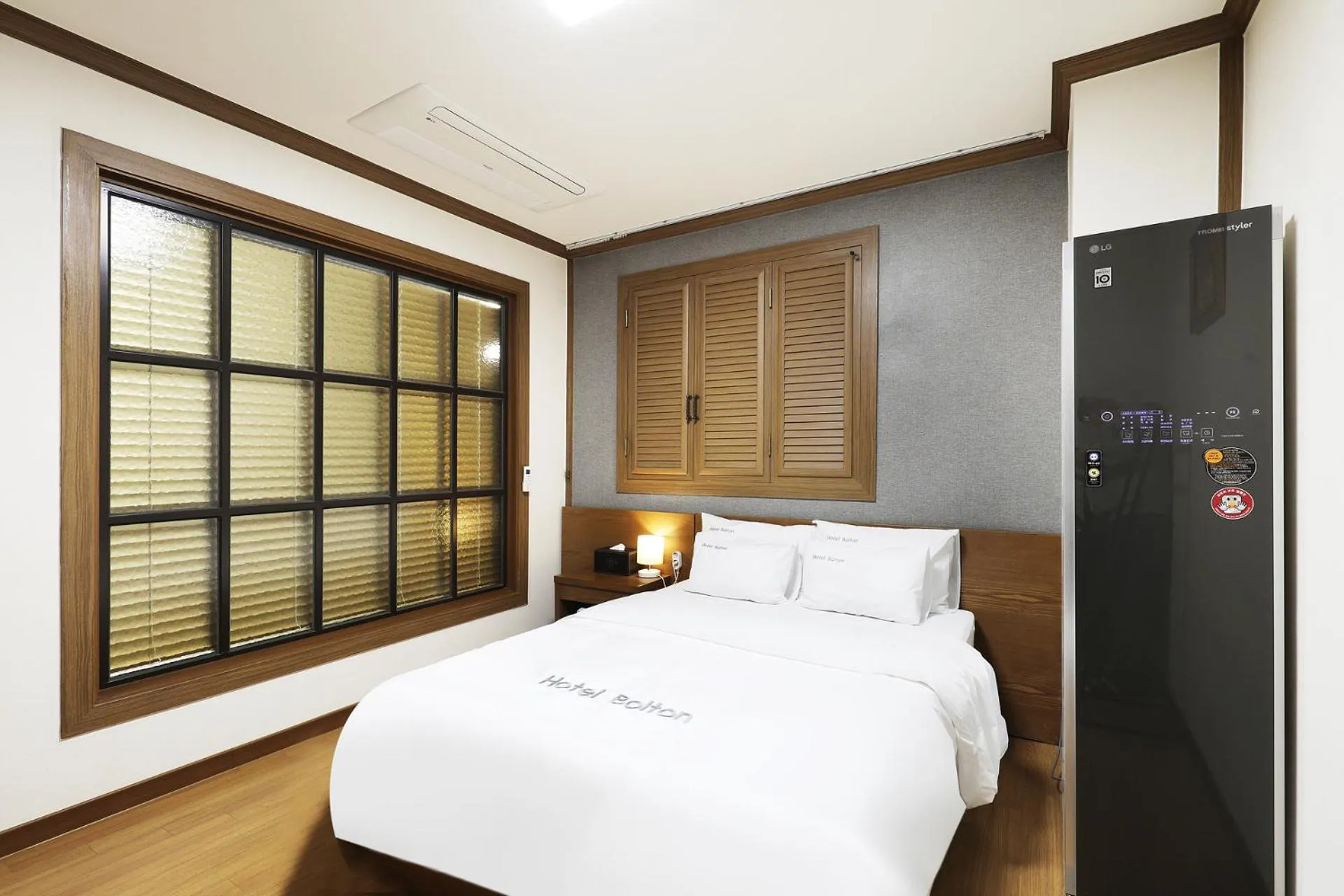 Bedroom, Bed in BOLTON Hotel