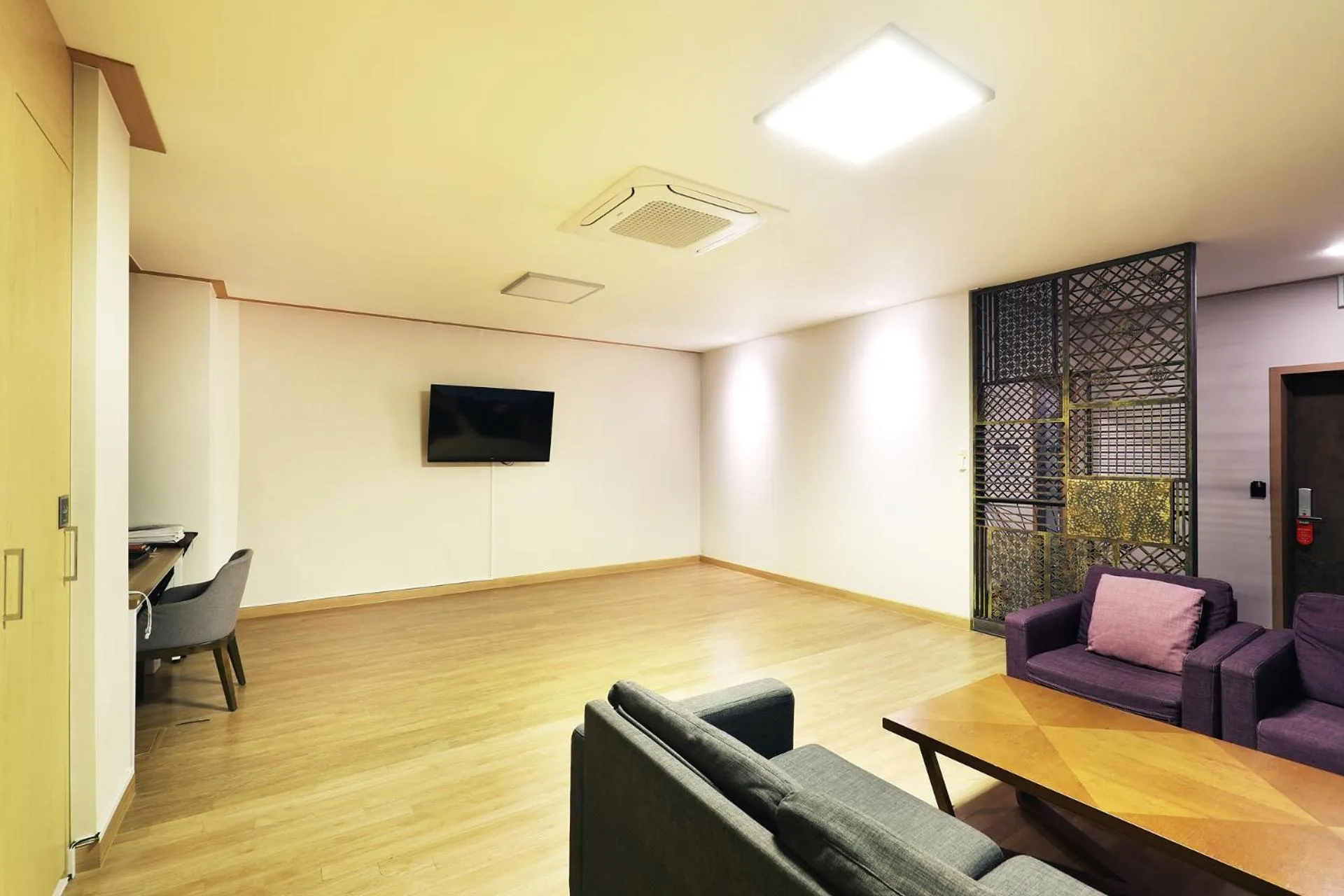 Bedroom in BOLTON Hotel