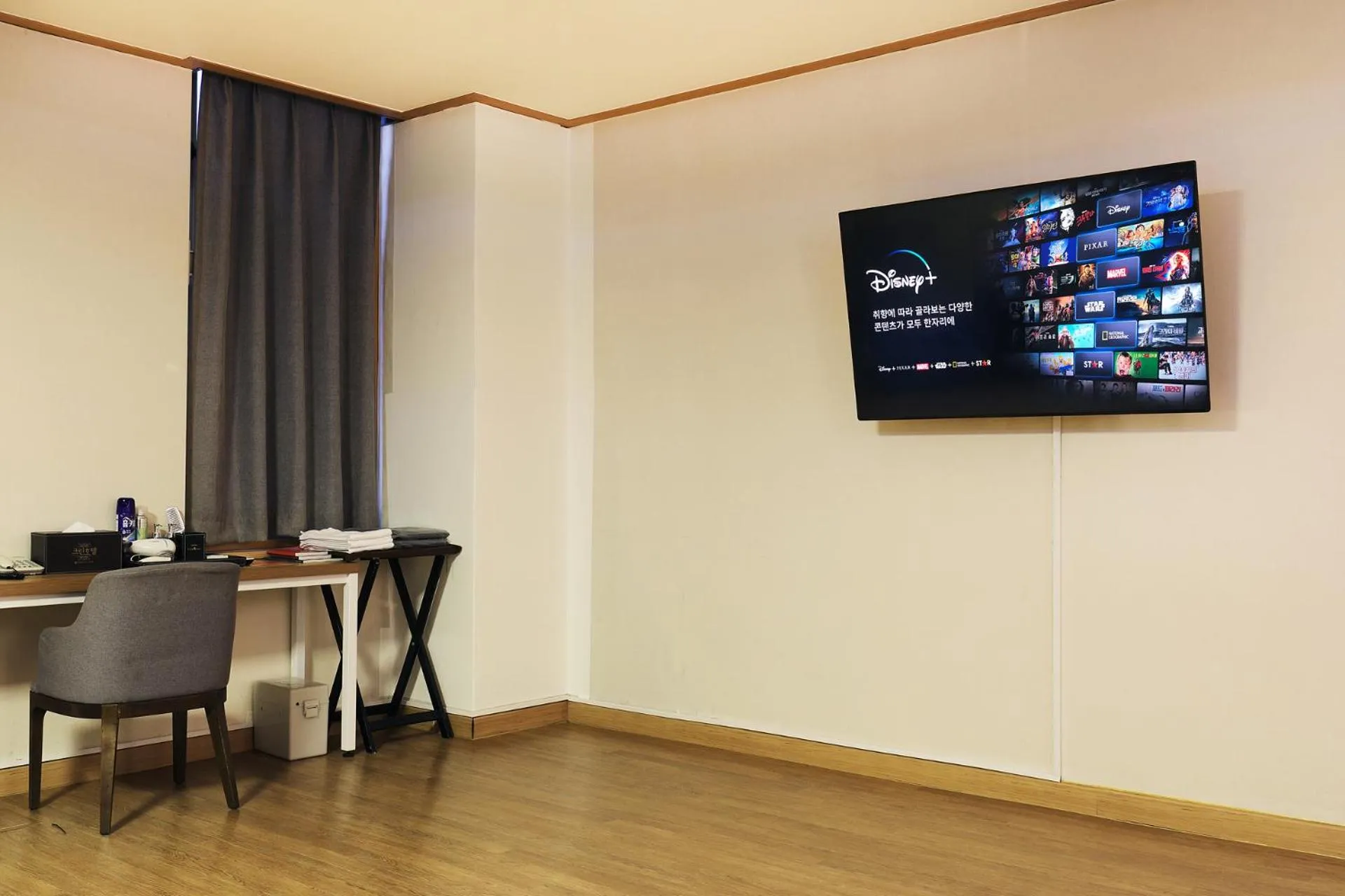 TV and multimedia in BOLTON Hotel