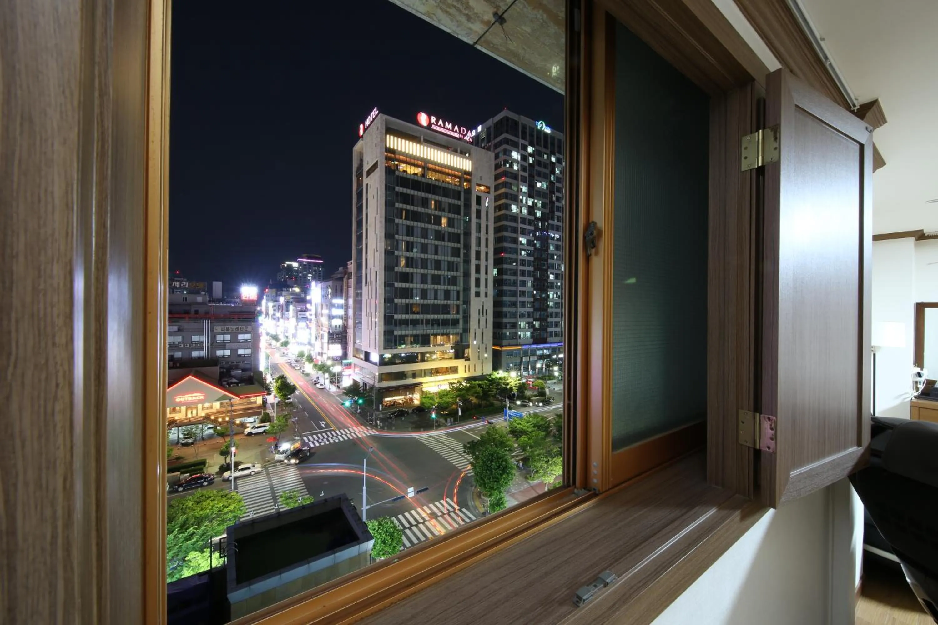 City view in BOLTON Hotel